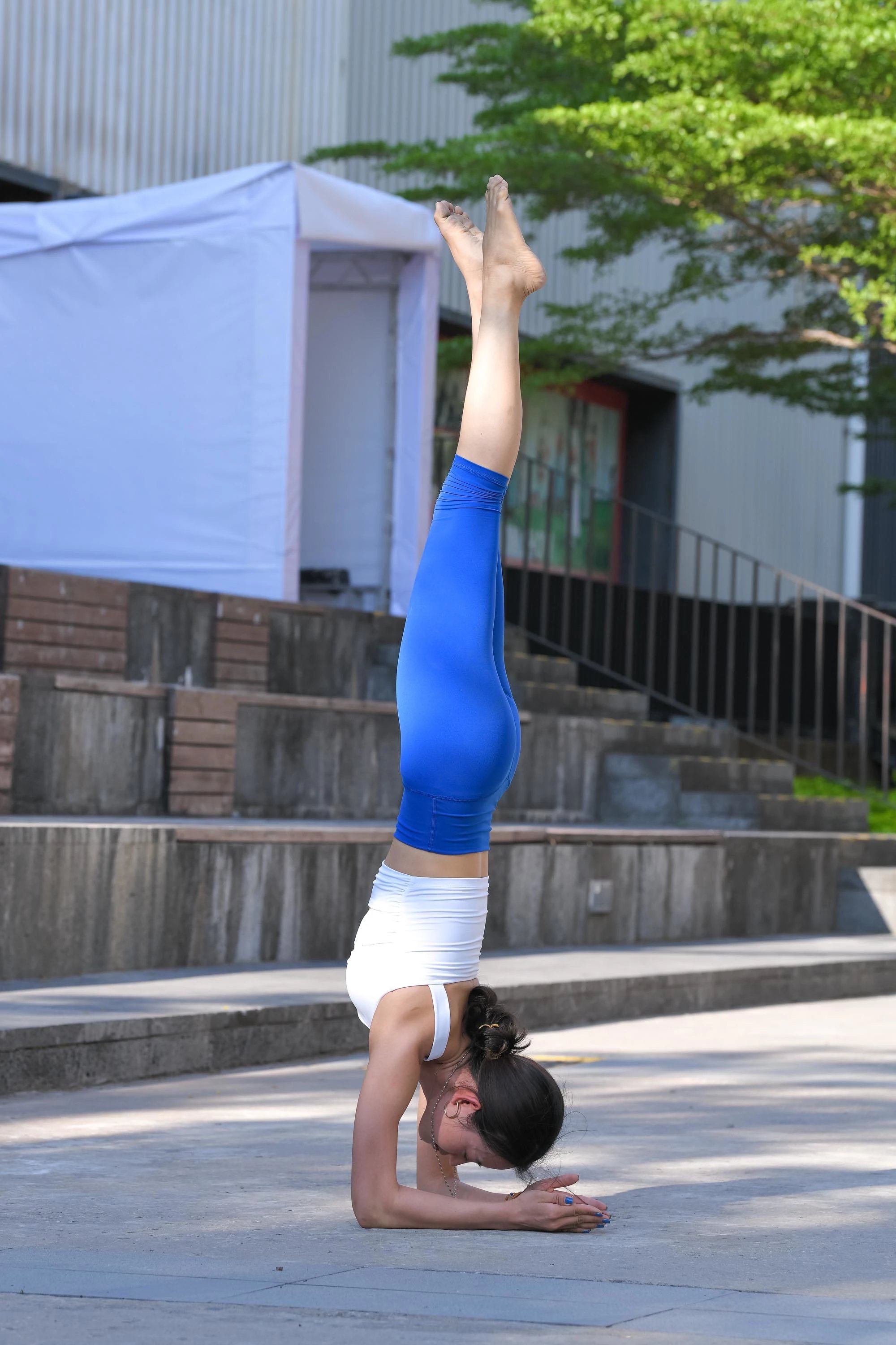  魔镜街拍,紧身裤,美女,街拍,写真套图,大名模网