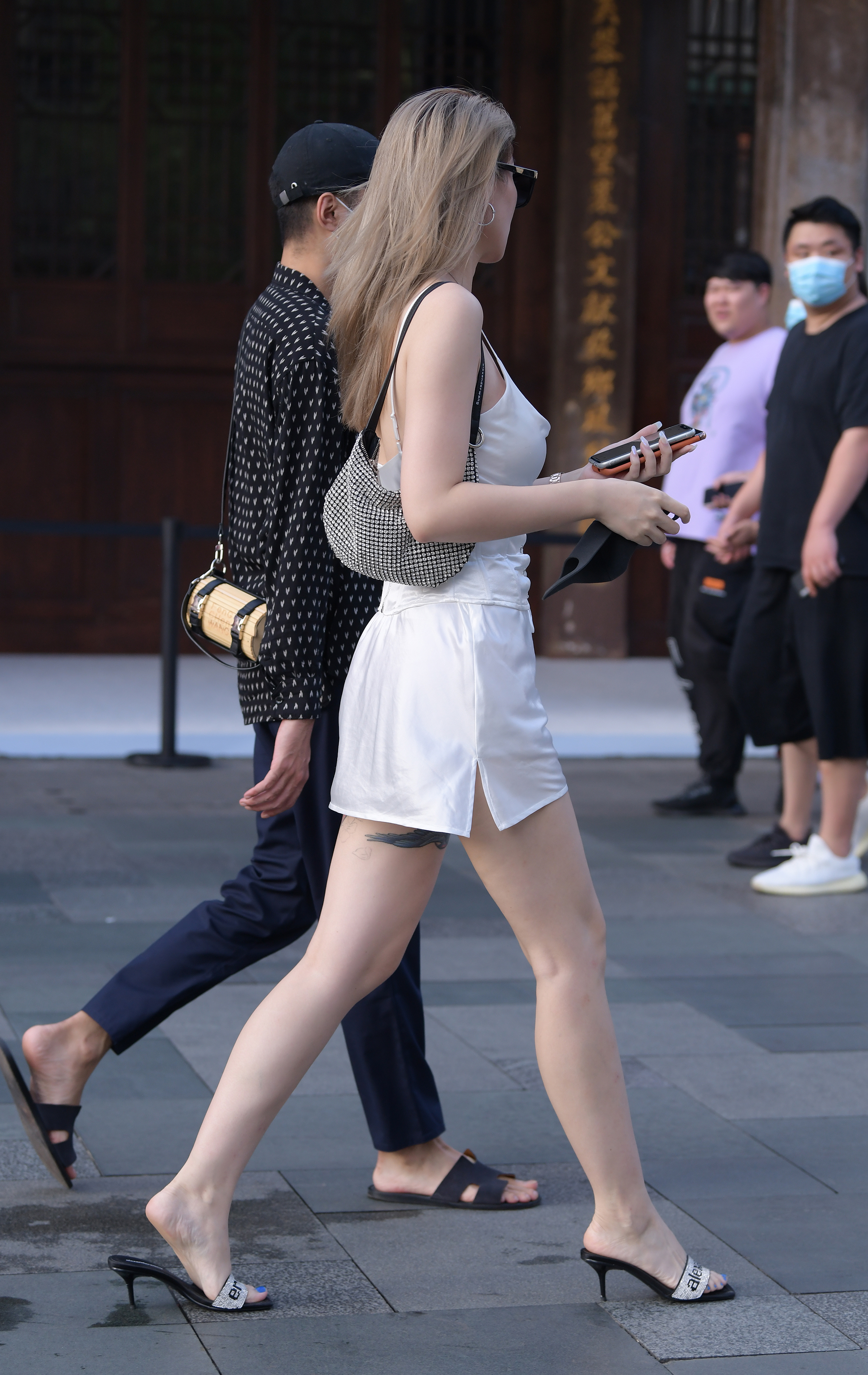  魔镜街拍,裙装,人妻,街拍,写真套图,紫氯氯