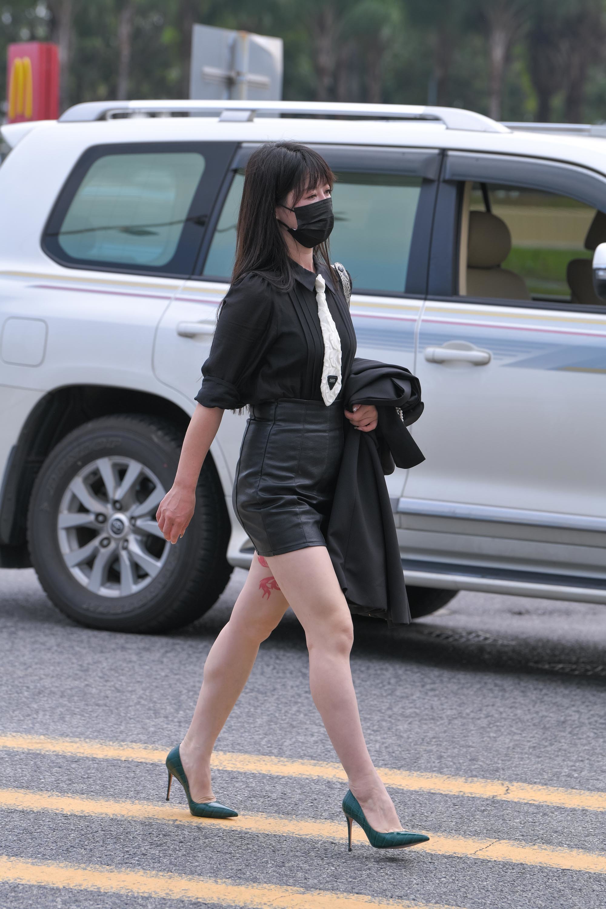  魔镜街拍,裙装,熟女,街拍,写真套图,MT蜜团