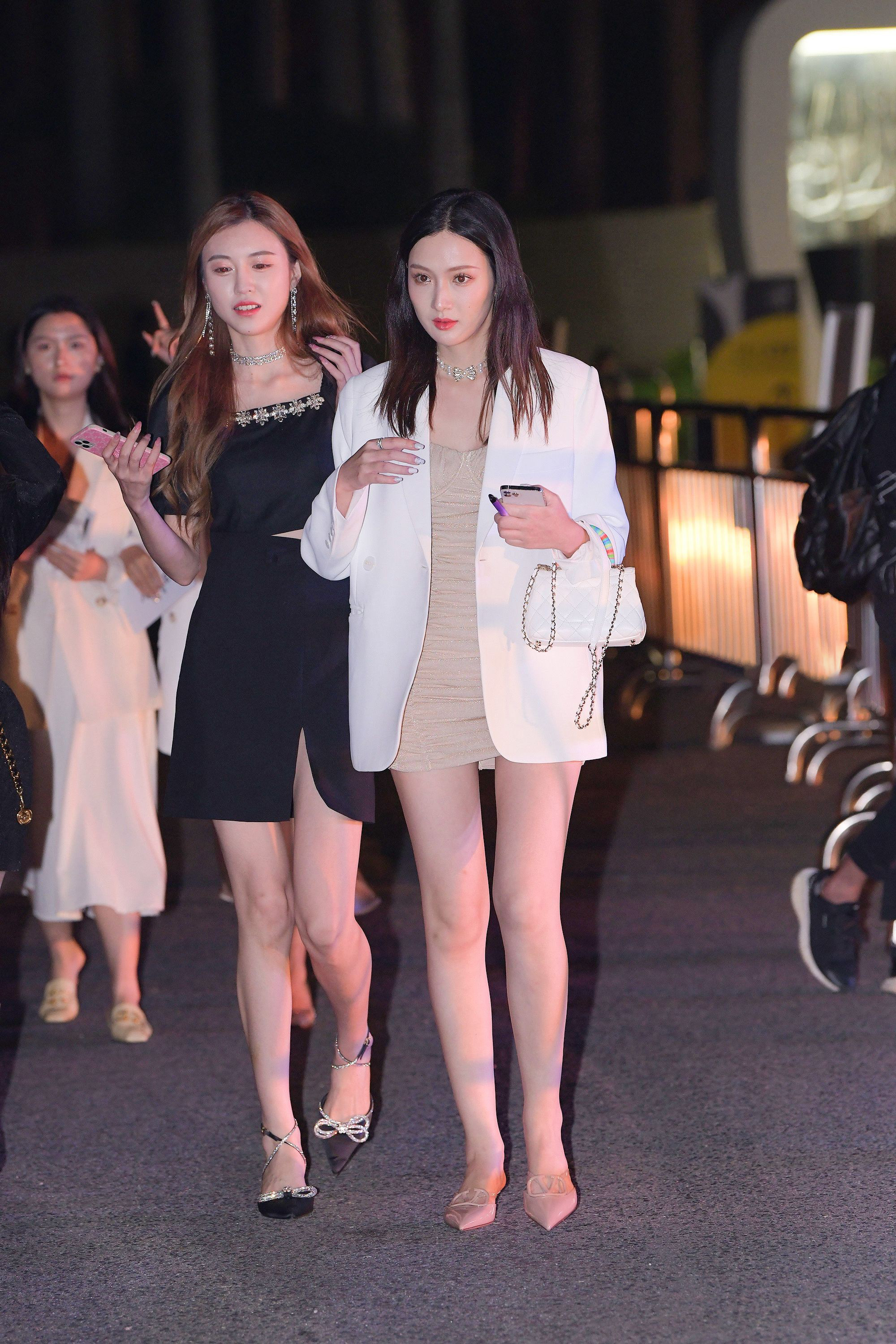  魔镜街拍,裙装,美女,街拍,写真套图,Limerence原创