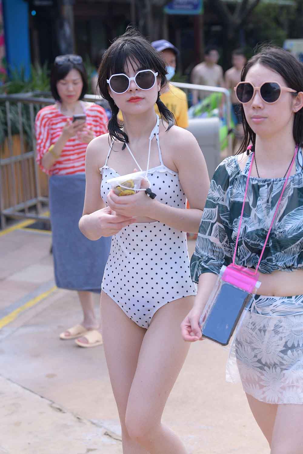 【J4268】连体泳装女孩【图片】-街拍网