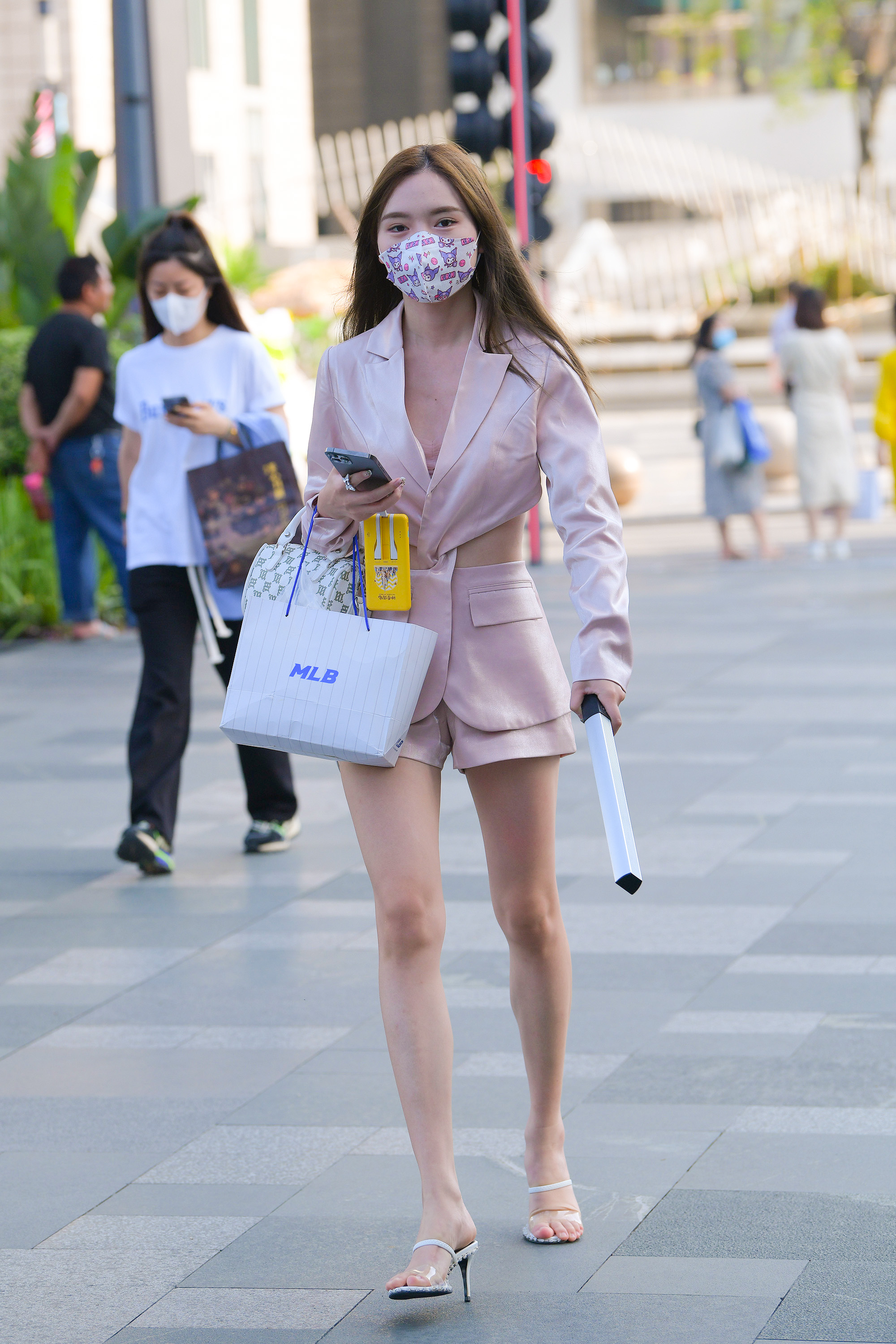  魔镜街拍,,人妻,街拍,写真套图,HuaYang花漾show