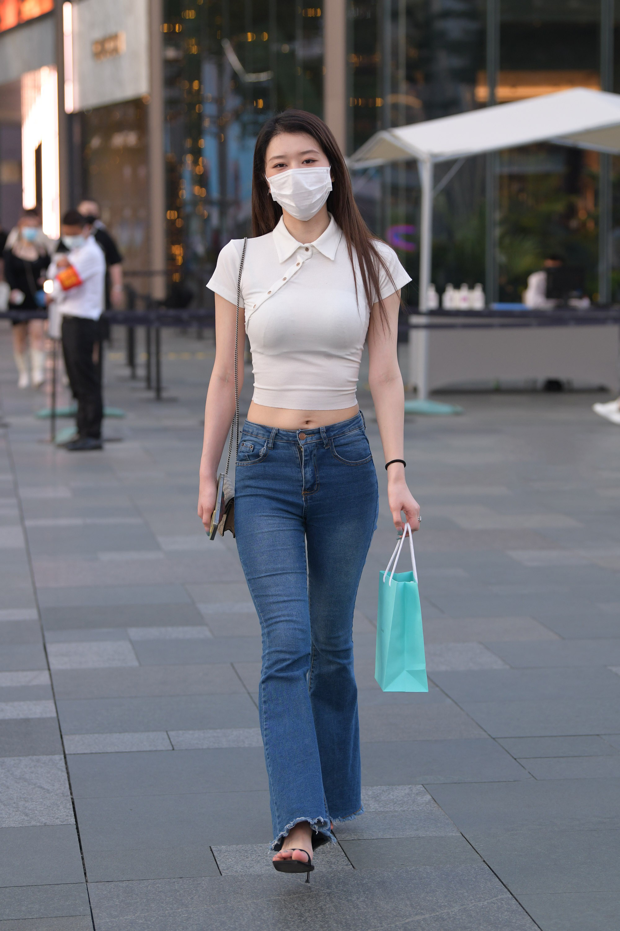  魔镜街拍,,人妻,街拍,写真套图,尤物USEXY