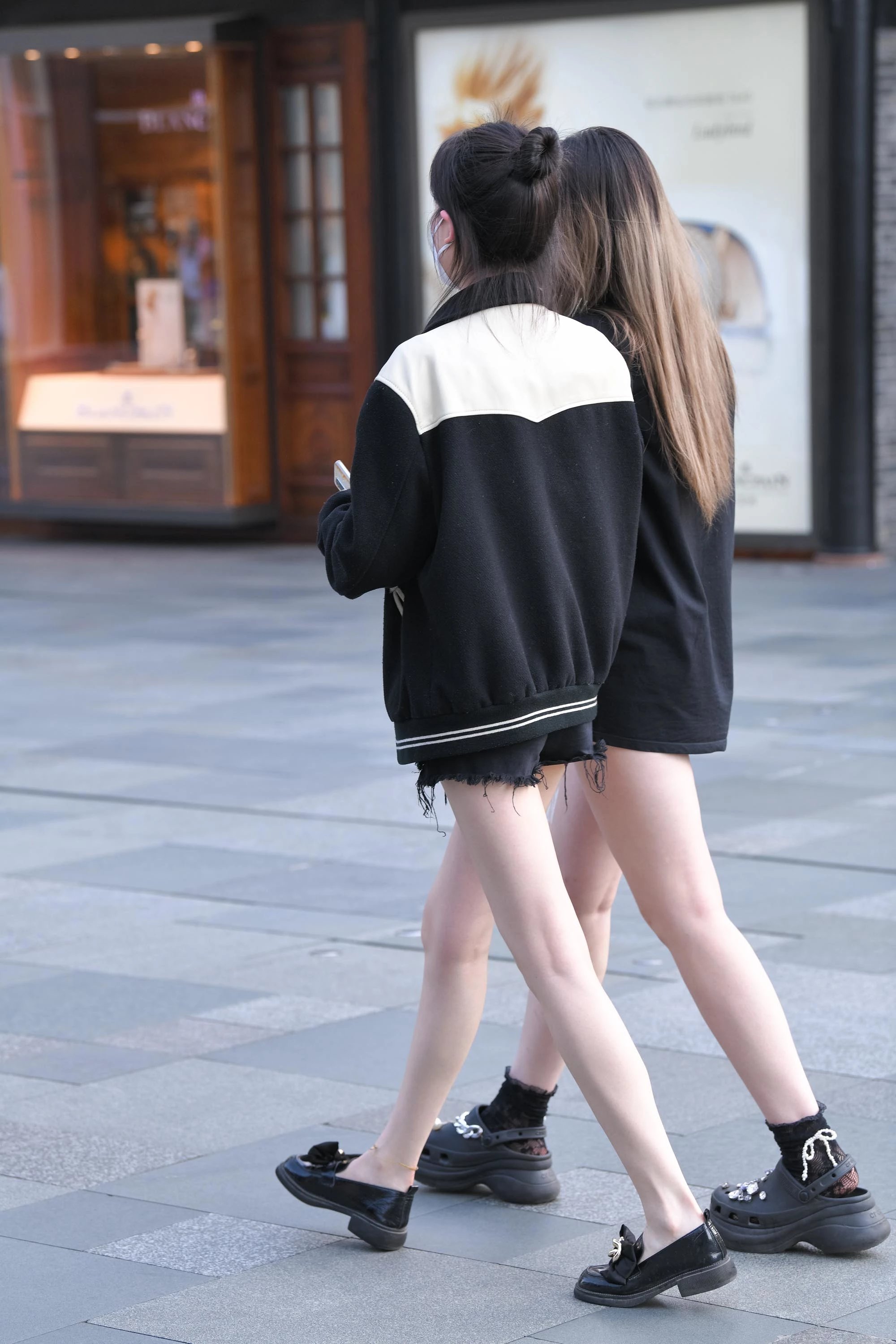  魔镜街拍,热裤,熟女,街拍,写真套图,Girlt果团网