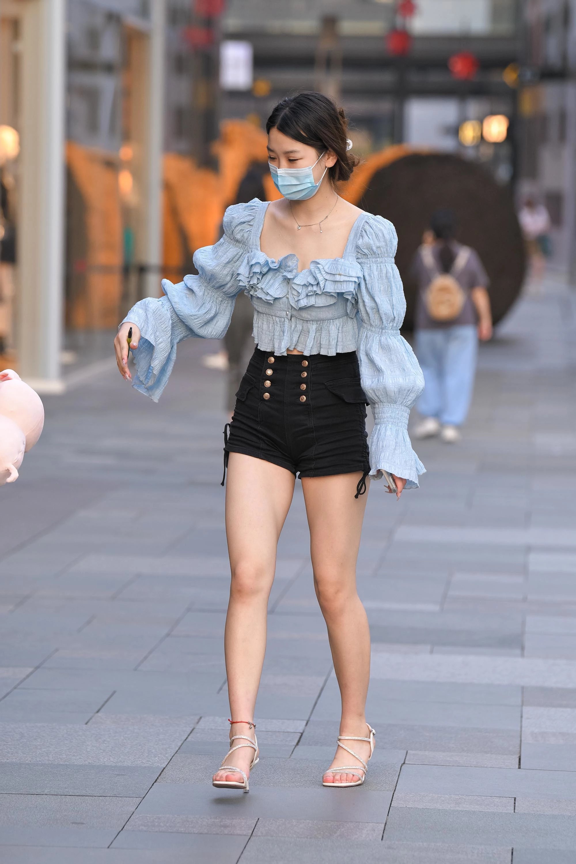  魔镜街拍,热裤,人妻,街拍,写真套图,kittyWawa袜小喵