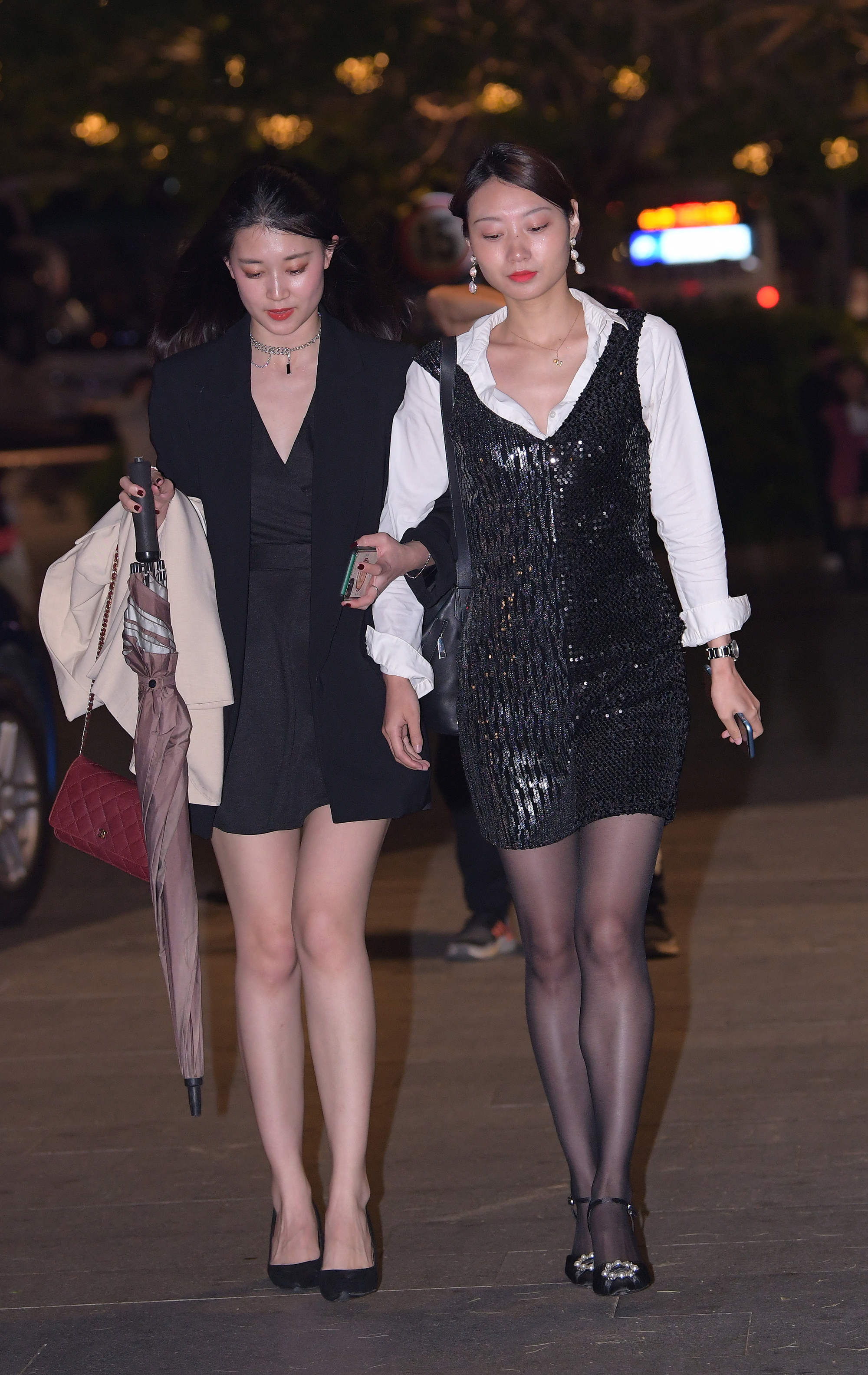  魔镜街拍,丝袜,裙装,人妻,街拍,写真套图,HuaYang花漾show