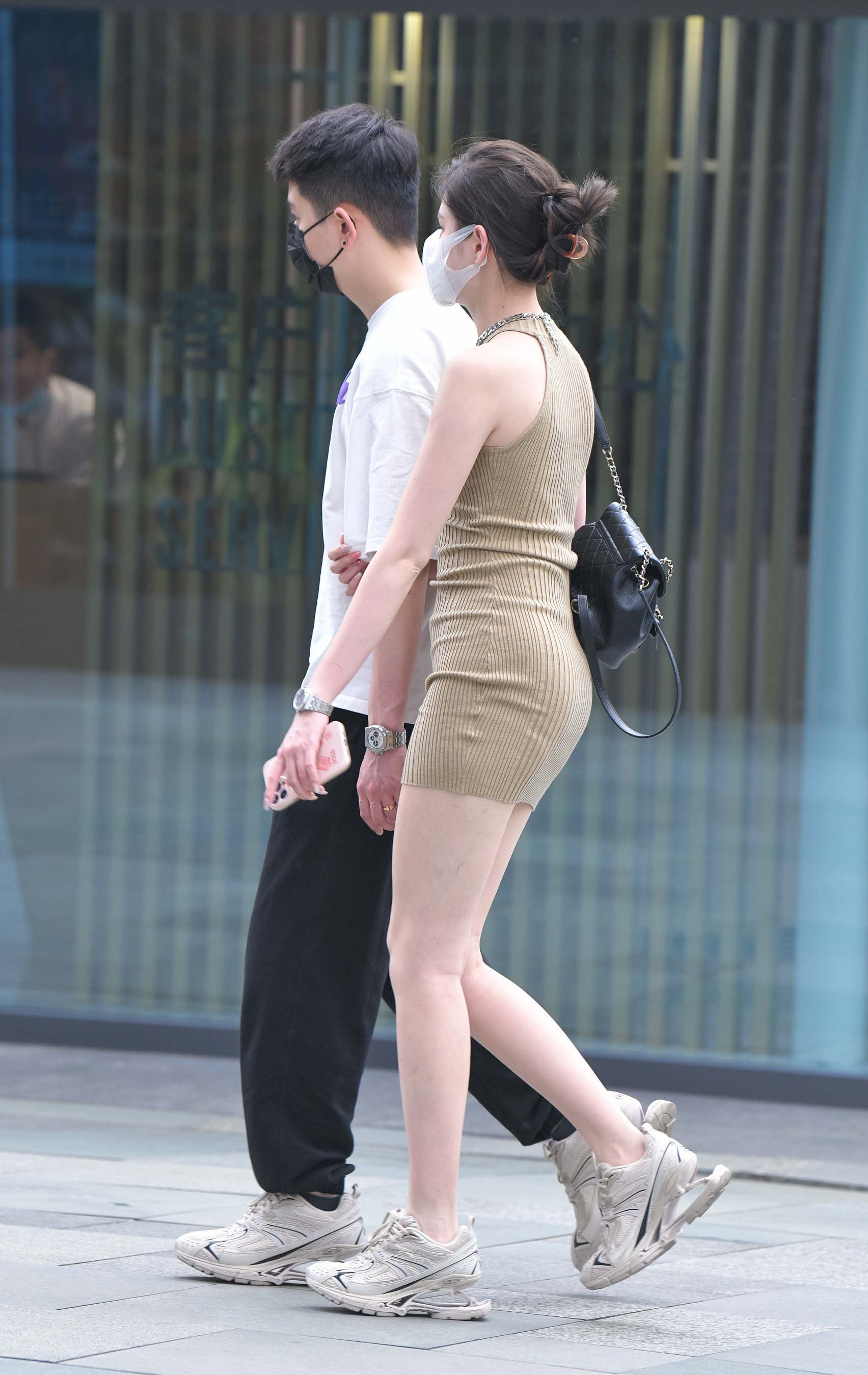  魔镜街拍,裙装,人妻,街拍,写真套图,稚乖画册