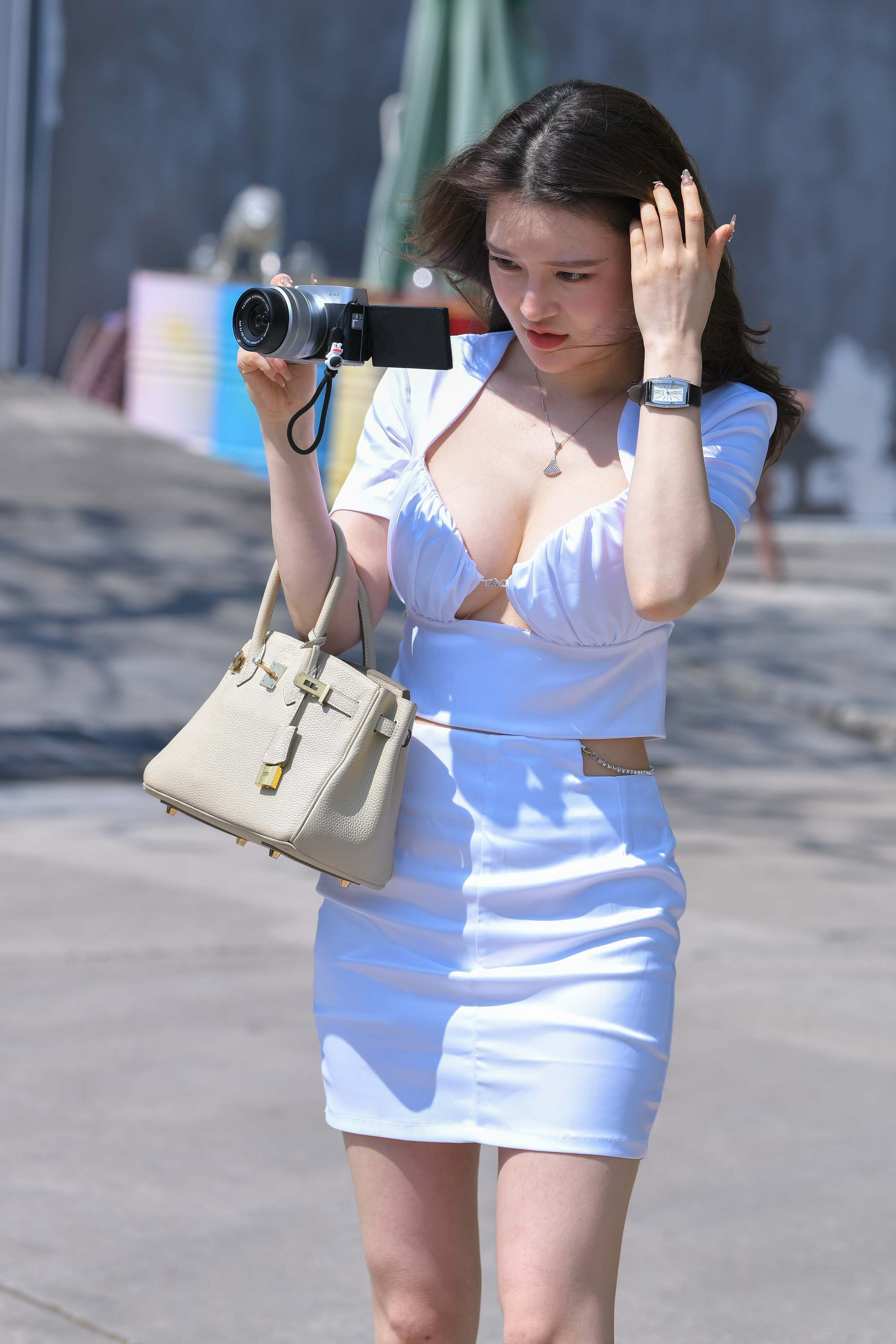  魔镜街拍,裙装,少妇,街拍,写真套图,是依酱呀