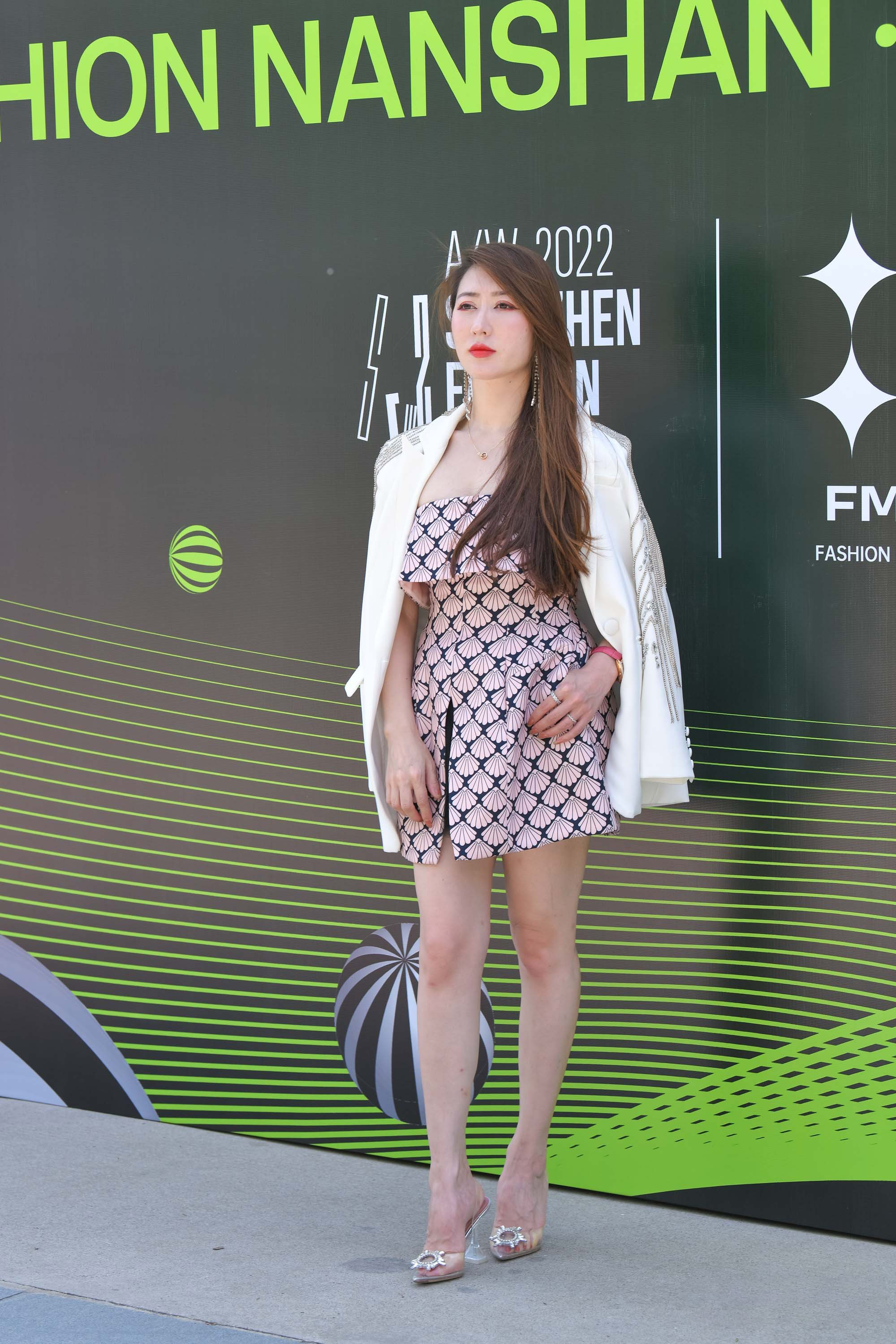  魔镜街拍,裙装,熟女,街拍,写真套图,见新摄影