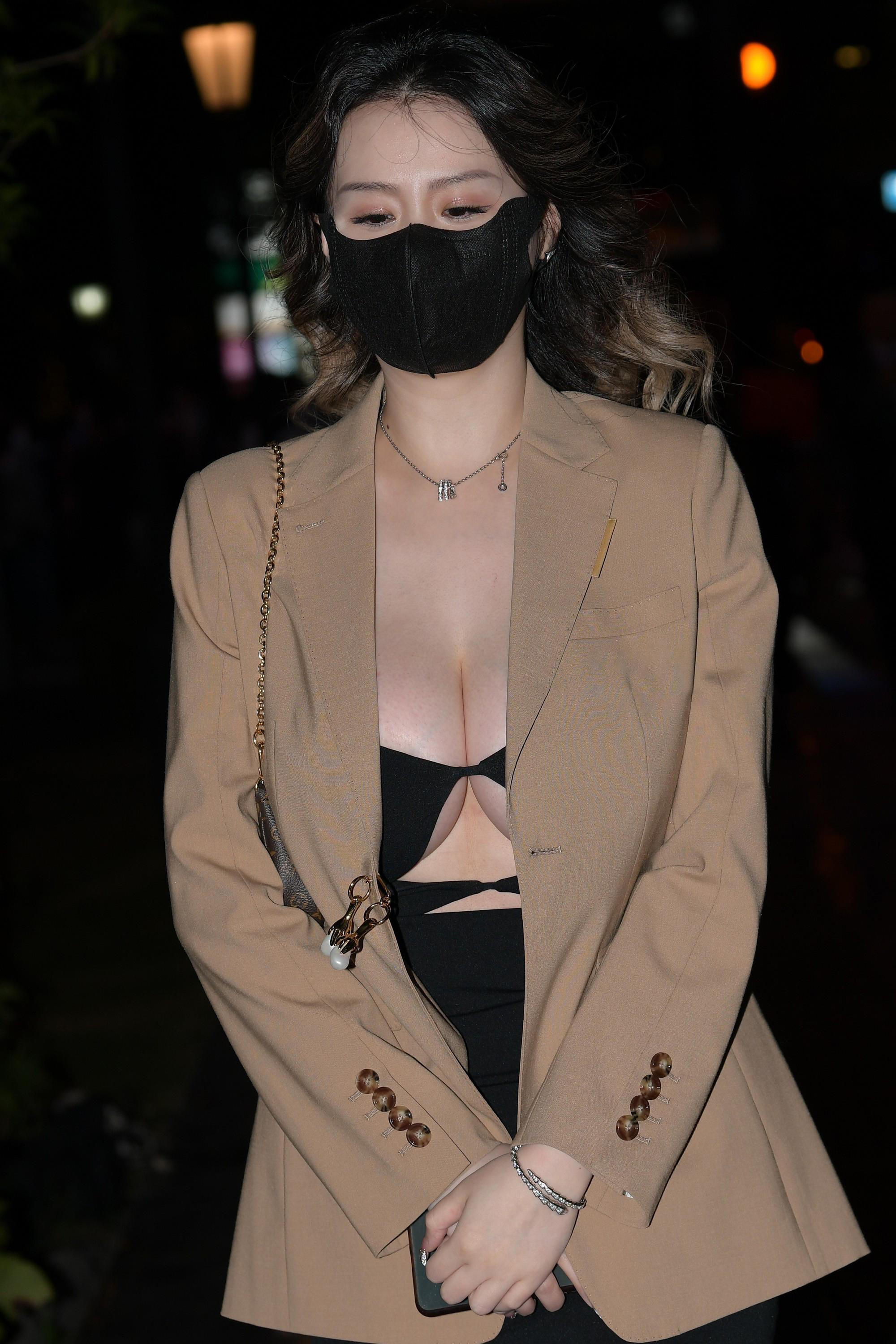  魔镜街拍,裙装,少妇,街拍,写真套图,风之领域