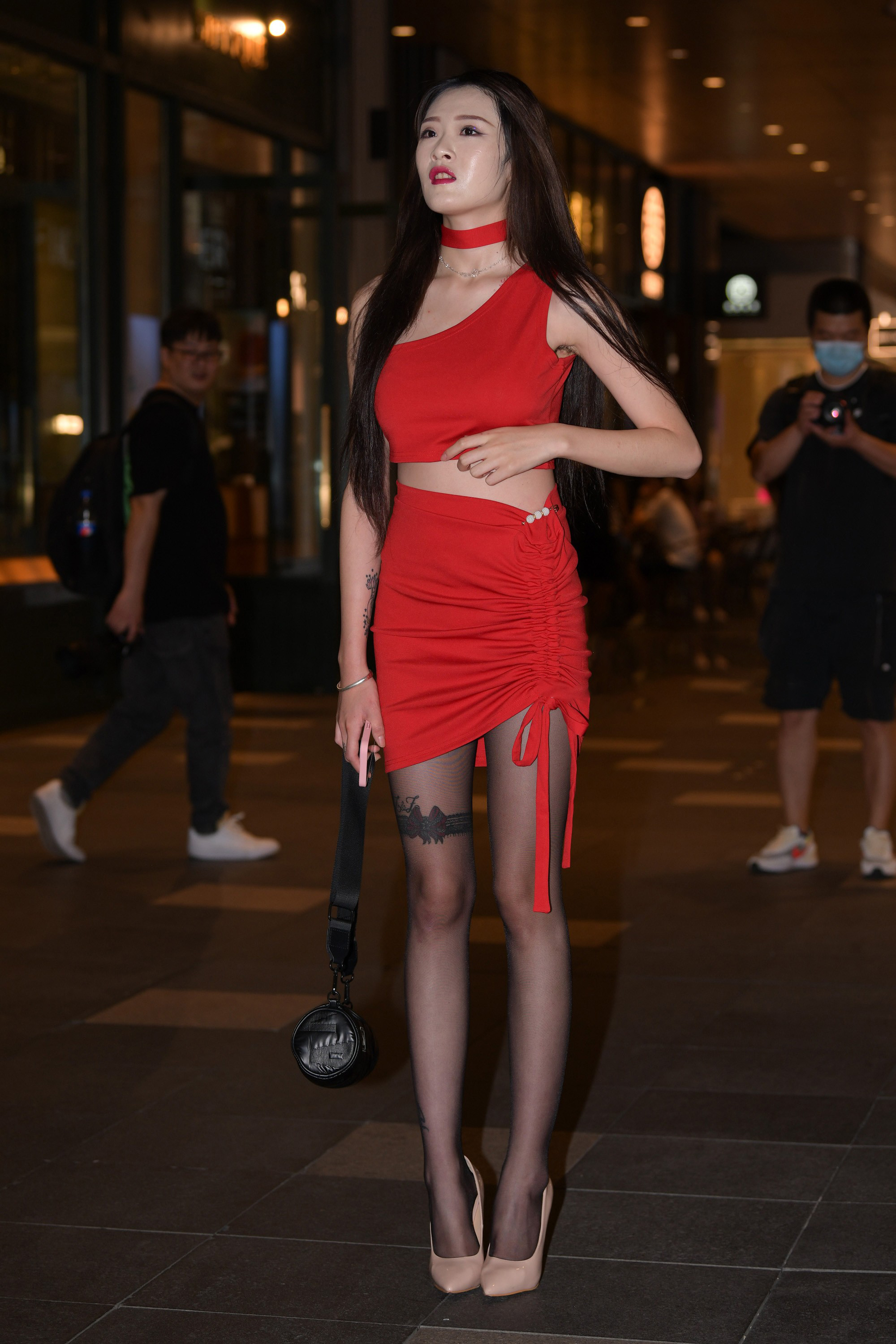  魔镜街拍,丝袜,裙装,熟女,街拍,写真套图,纳丝摄影