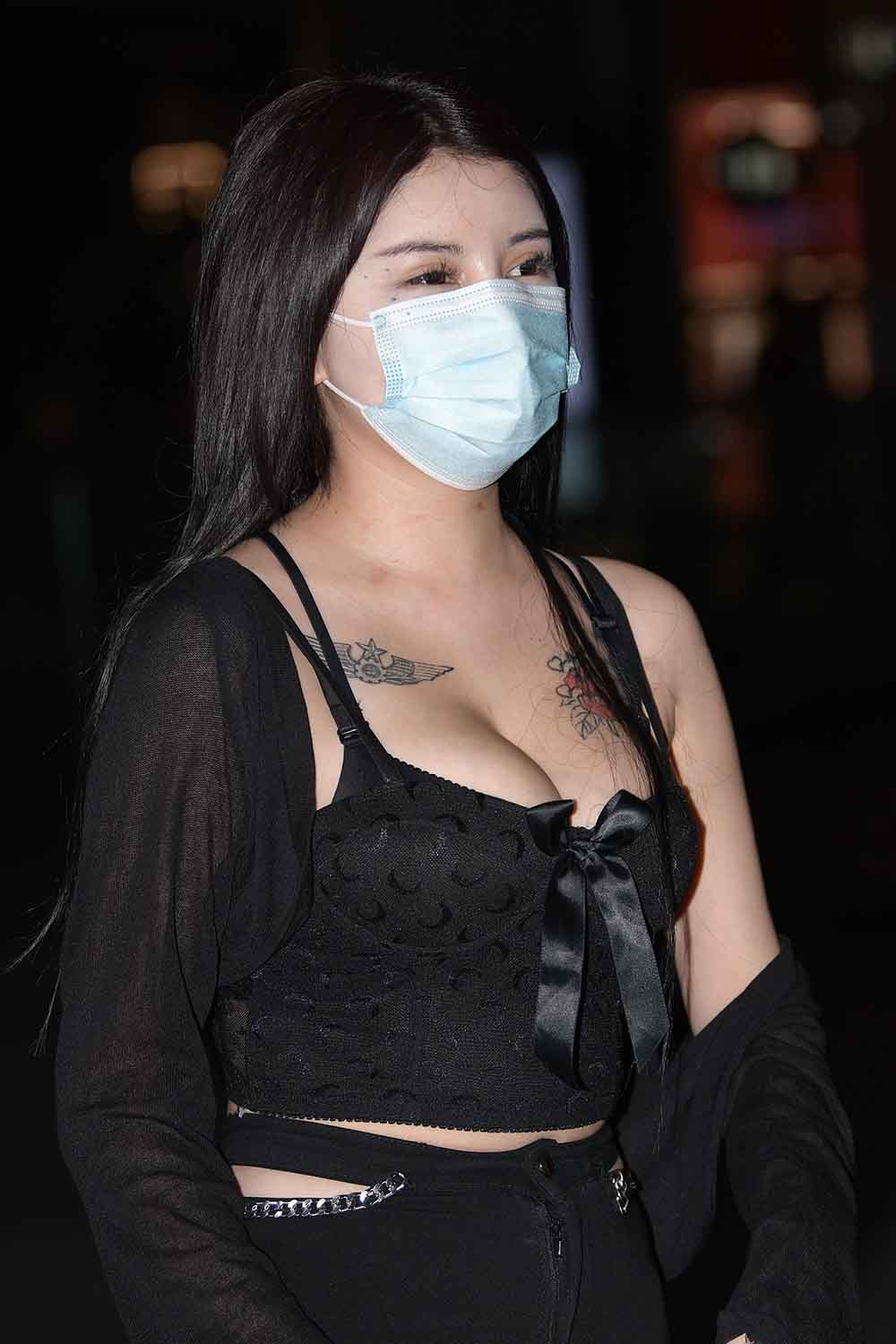 【J5531】豪放性感丰满女子（图+视频）-绝色天籁