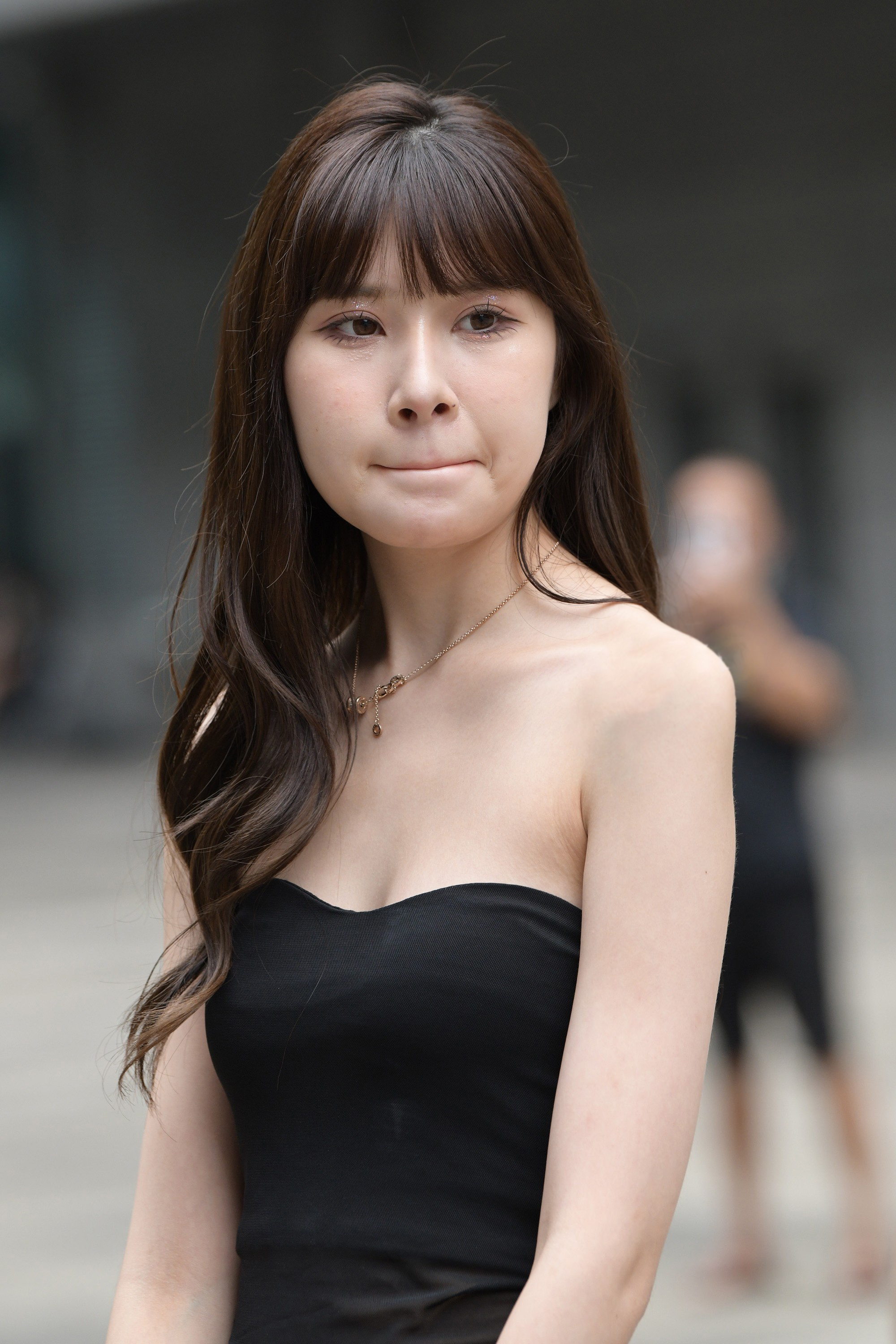  魔镜街拍,裙装,熟女,街拍,写真套图,最爱帆布鞋