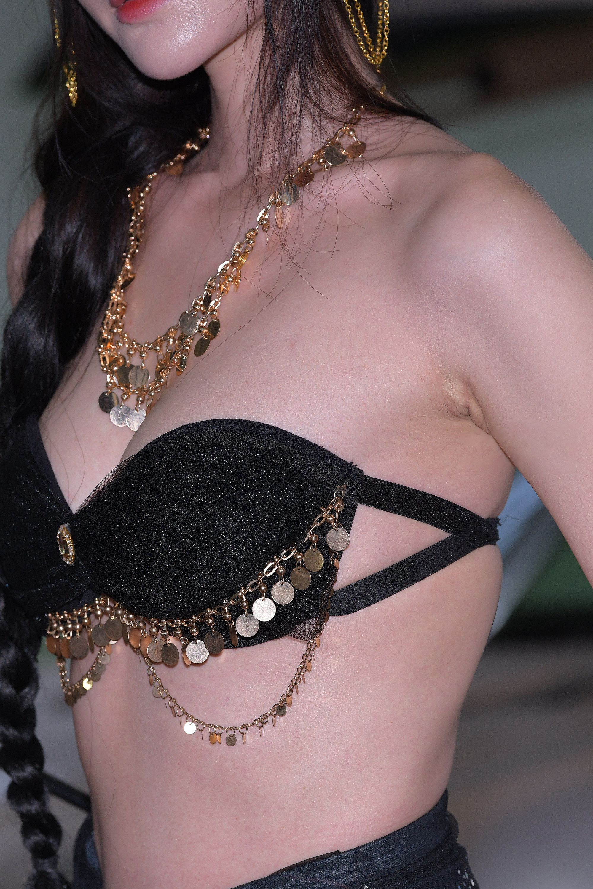  魔镜街拍,裙装,展会,小姐姐,街拍,写真套图,QingDouKe青豆客