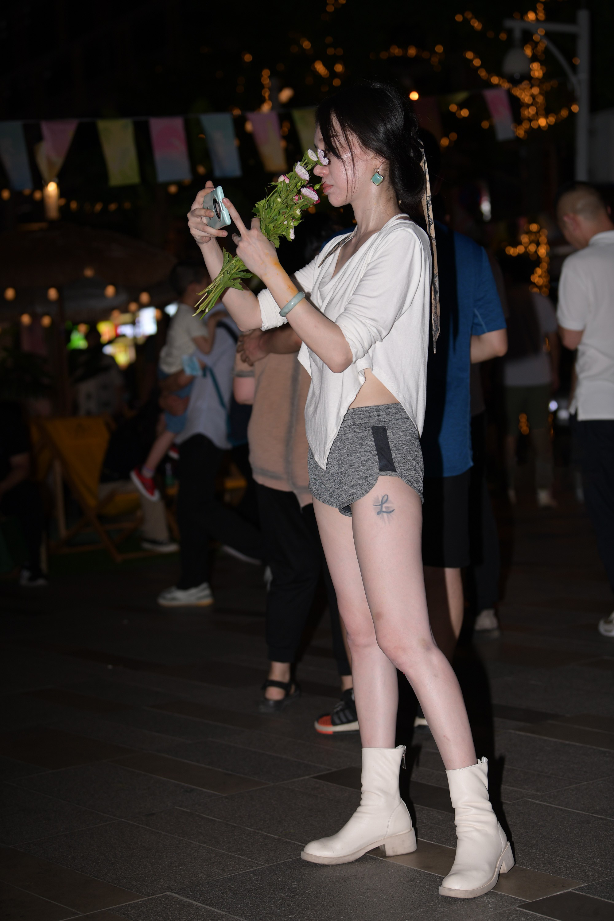  魔镜街拍,热裤,熟女,街拍,写真套图,SIEE丝意