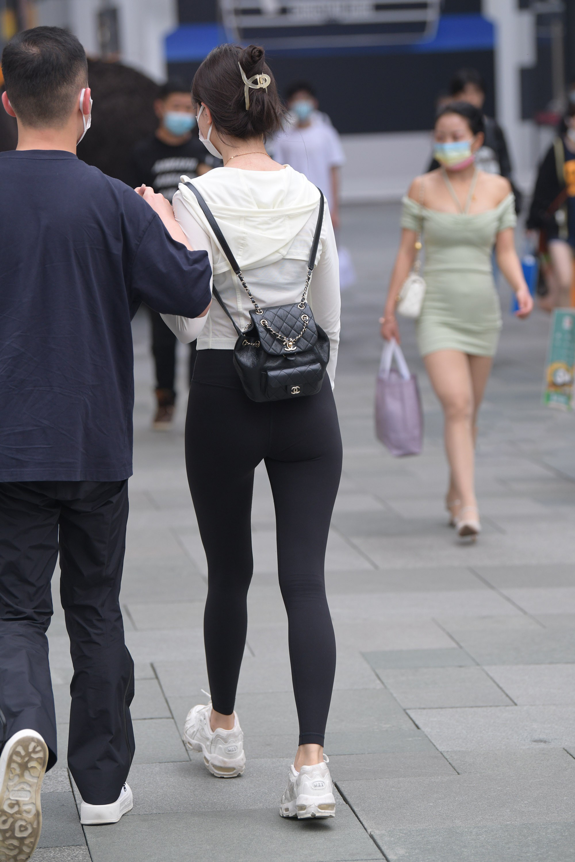  街拍鸭,魔镜街拍,街拍第一站,紧身裤,人妻,街拍,写真套图,RuiSG瑞丝馆