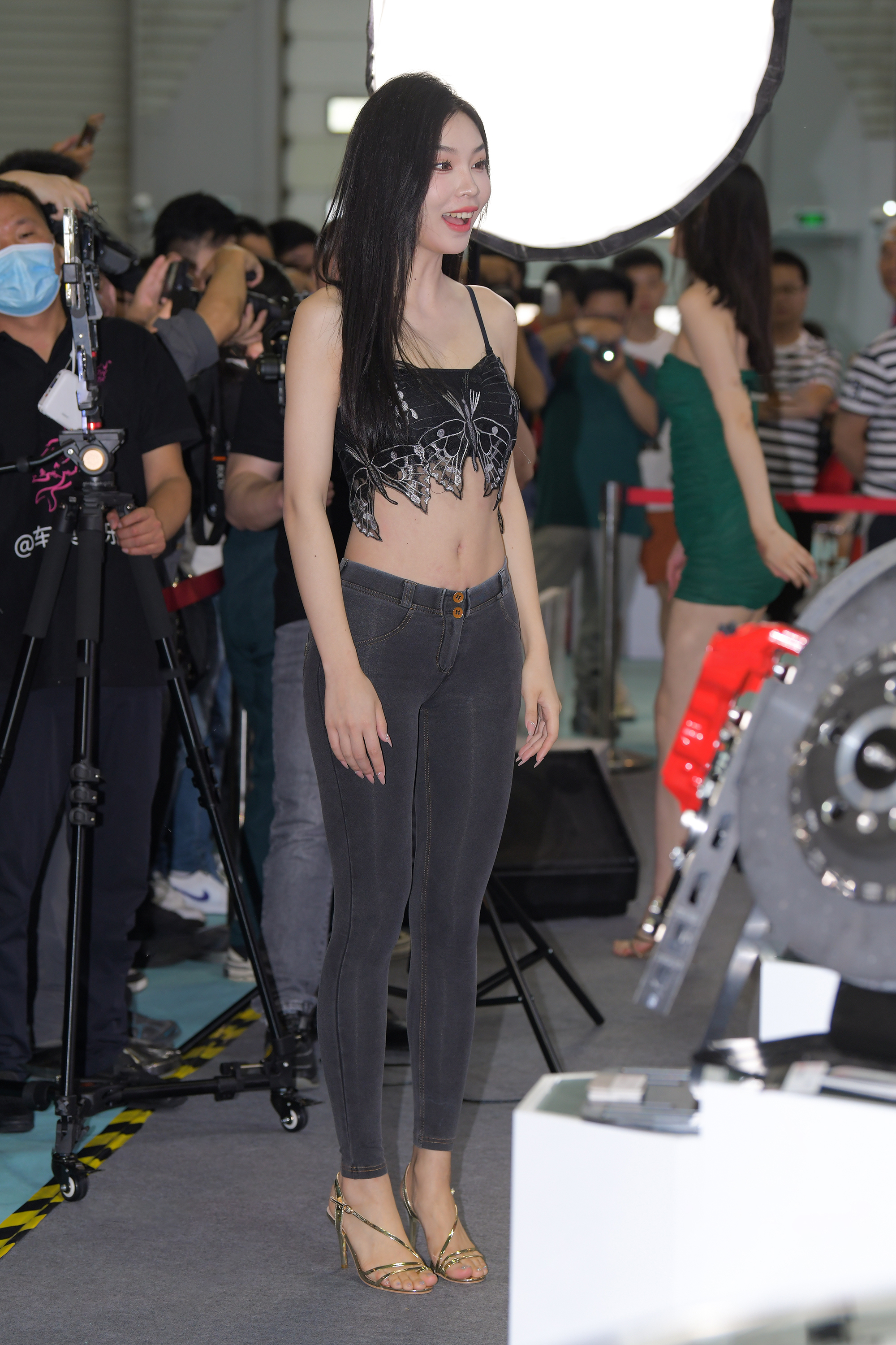  街拍鸭,魔镜街拍,街拍第一站,,人妻,街拍,写真套图,袜涩写真