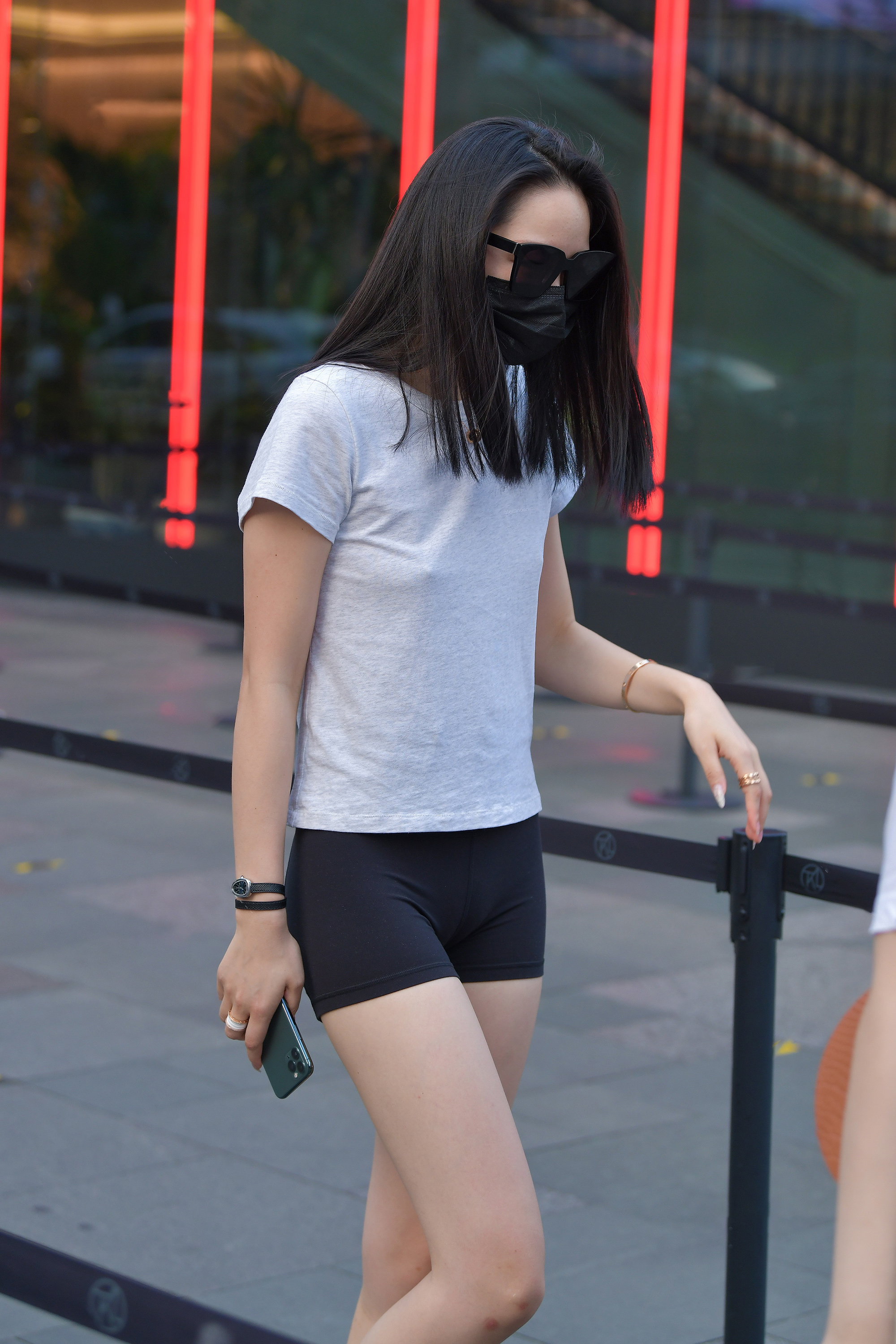  街拍鸭,魔镜街拍,街拍第一站,紧身裤,人妻,街拍,写真套图,LSS山茶摄影