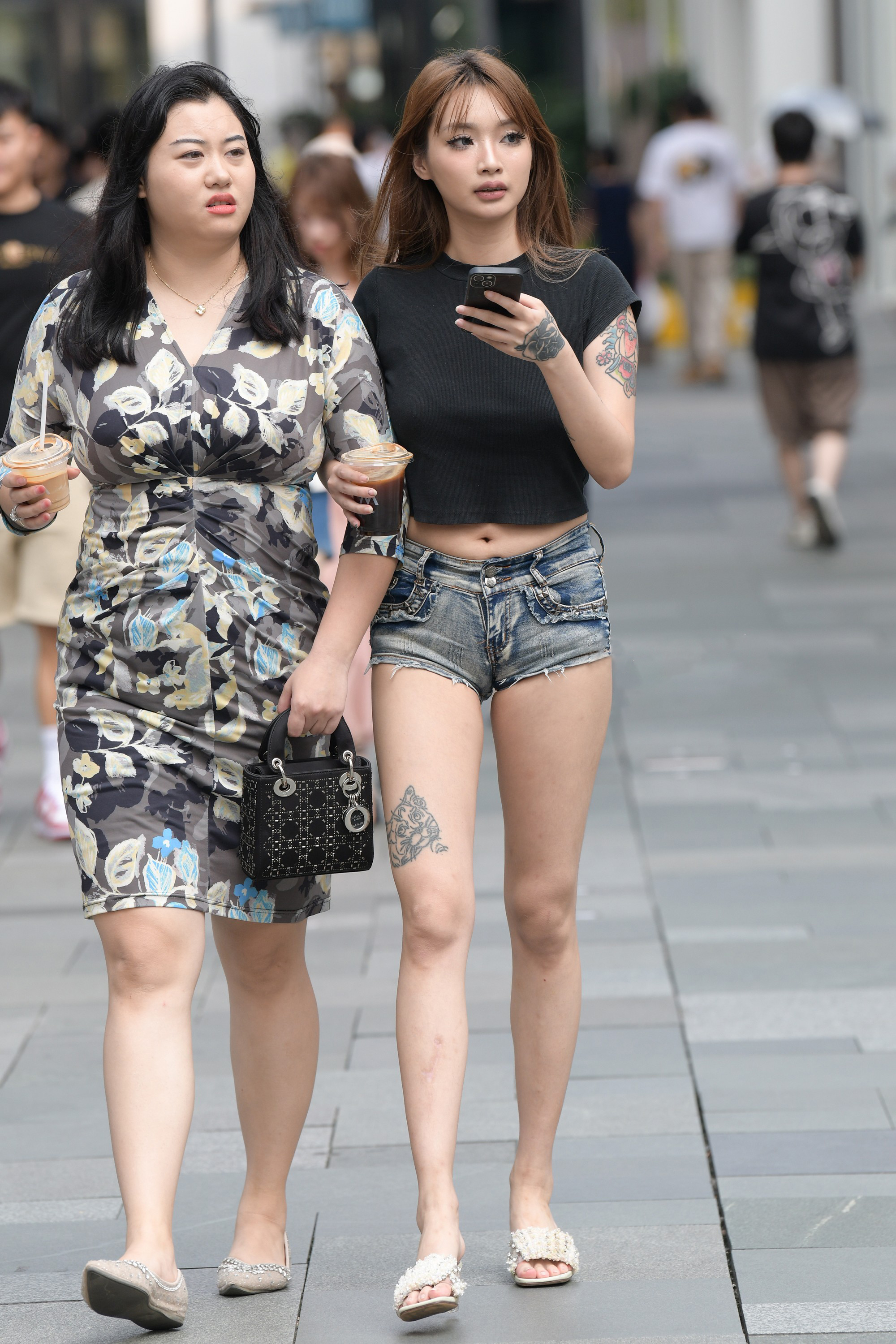  街拍鸭,魔镜街拍,街拍第一站,热裤,人妻,街拍,写真套图,袜秀写真