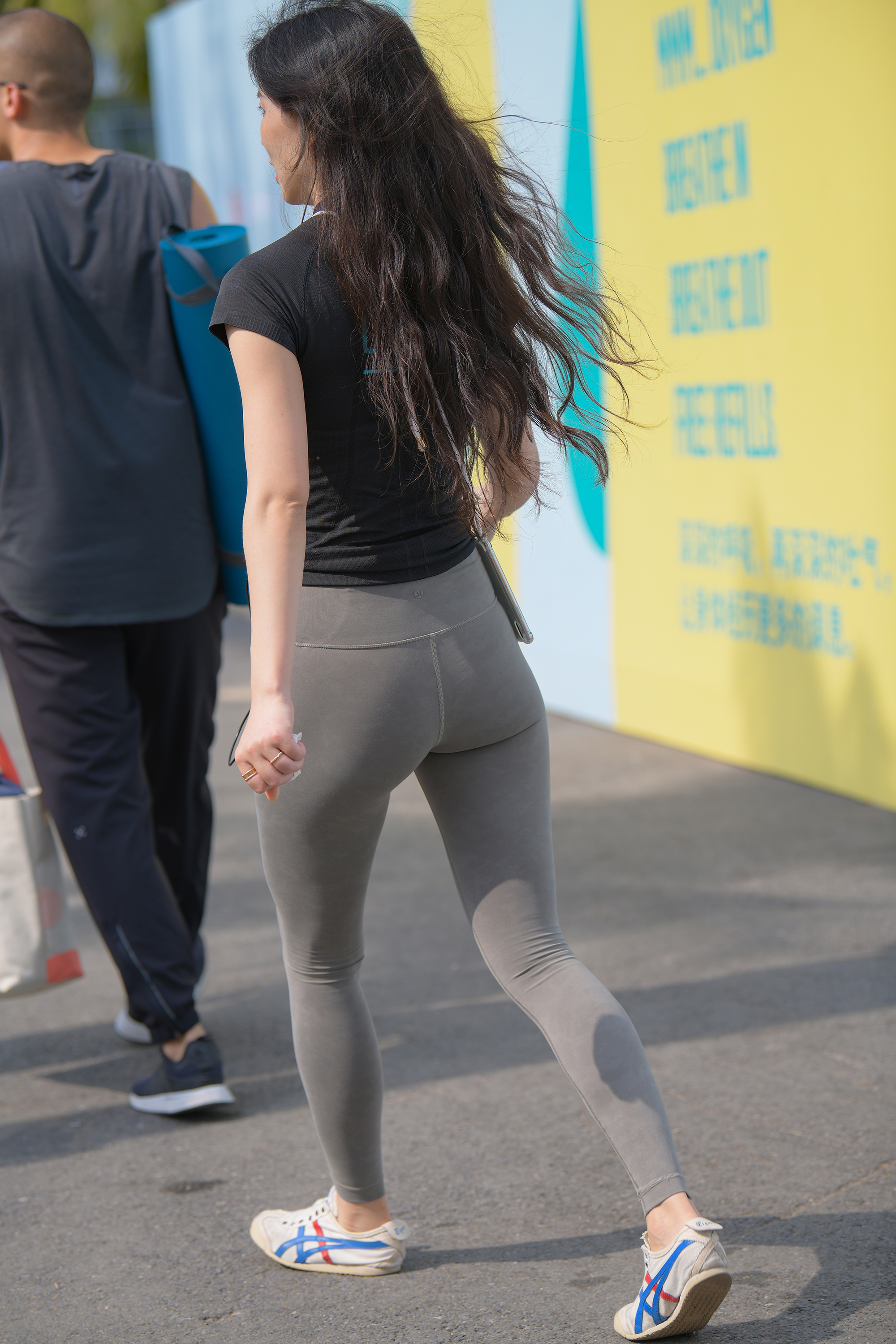  街拍鸭,魔镜街拍,街拍第一站,紧身裤,少妇,街拍,写真套图,稚颜酱