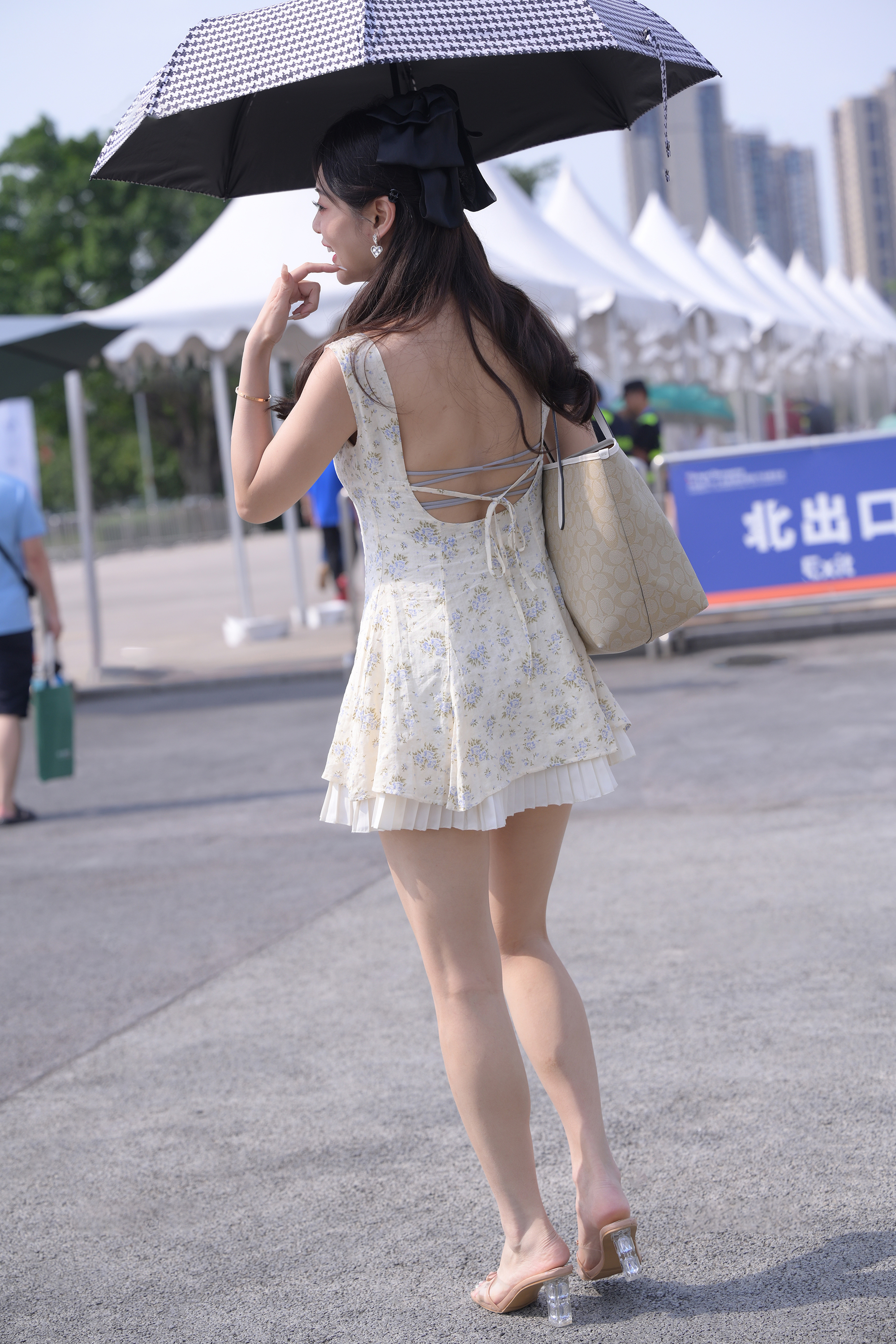  街拍鸭,魔镜街拍,街拍第一站,裙装,熟女,街拍,写真套图,大名模网