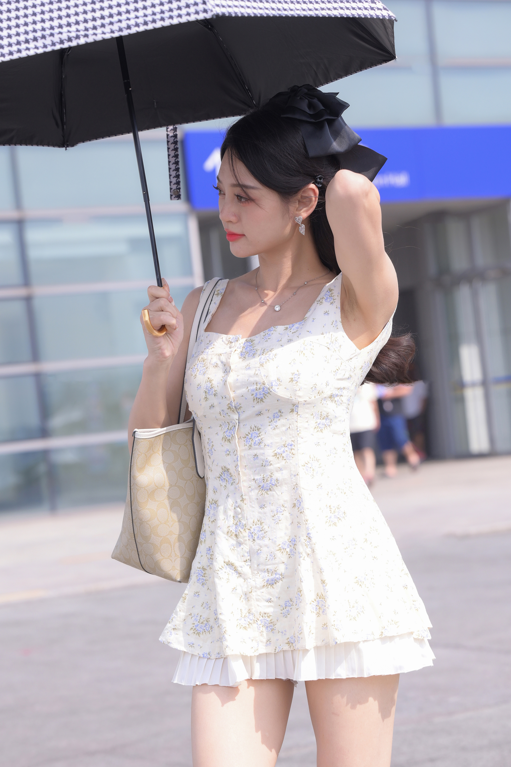  街拍鸭,魔镜街拍,街拍第一站,裙装,小姐姐,街拍,写真套图,GALLI嘉丽