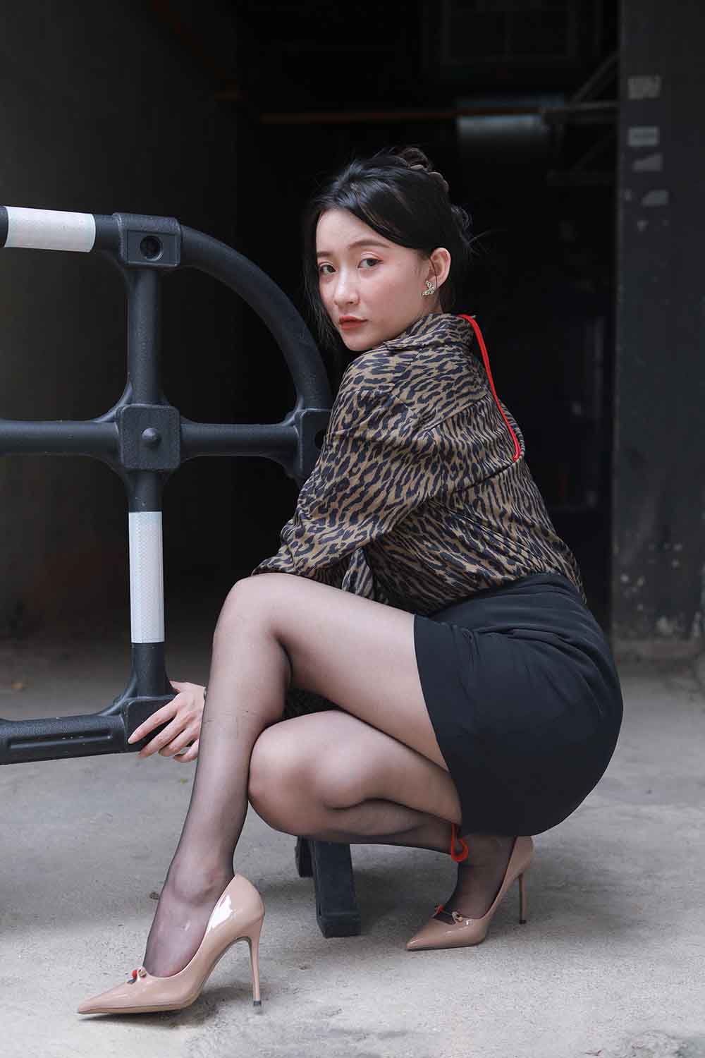 【D0138】孤身走暗巷-美图鉴赏论坛-综合板块-爱玩博客