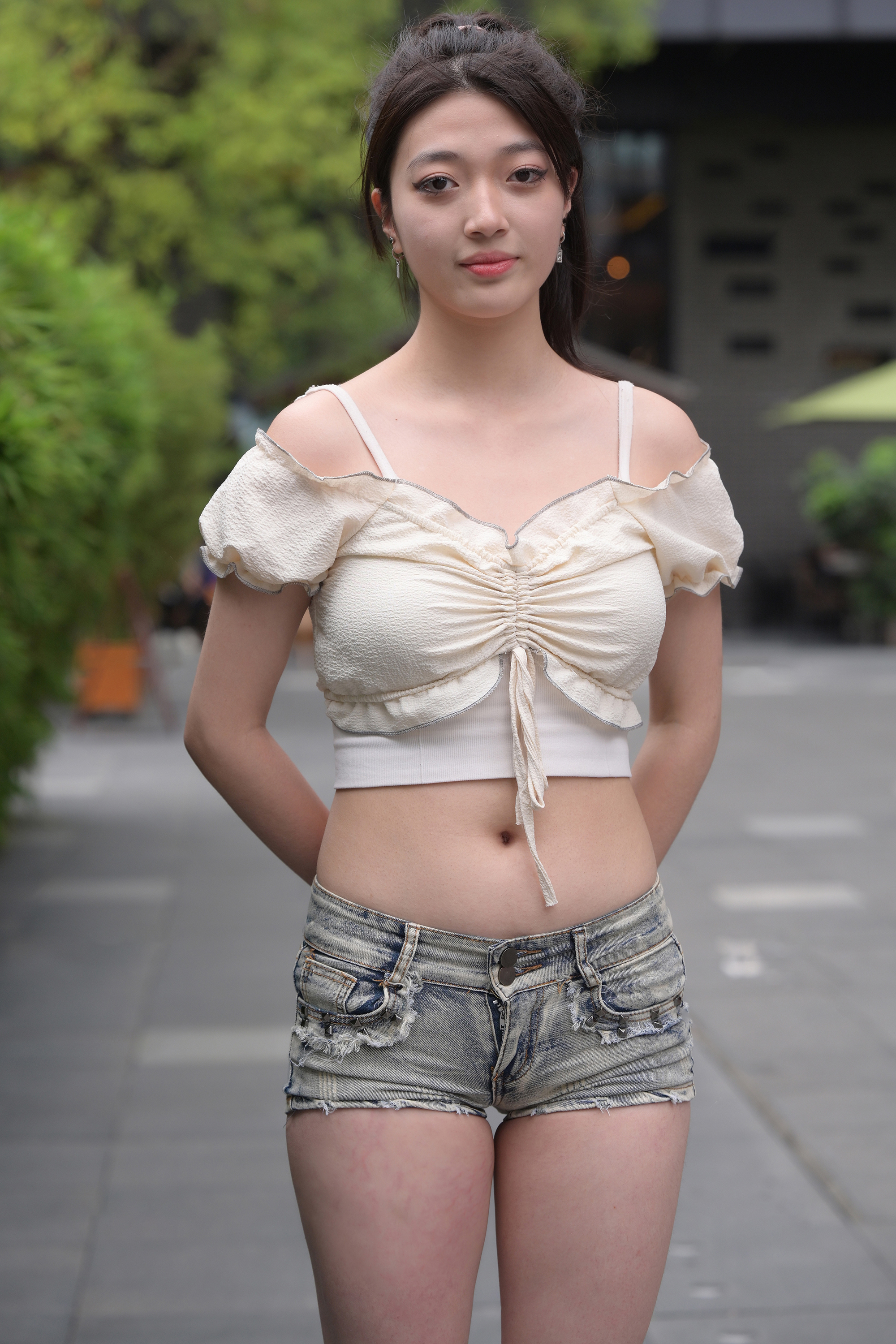  街拍鸭,魔镜街拍,街拍第一站,热裤,熟女,街拍,写真套图,XIAOYU语画界