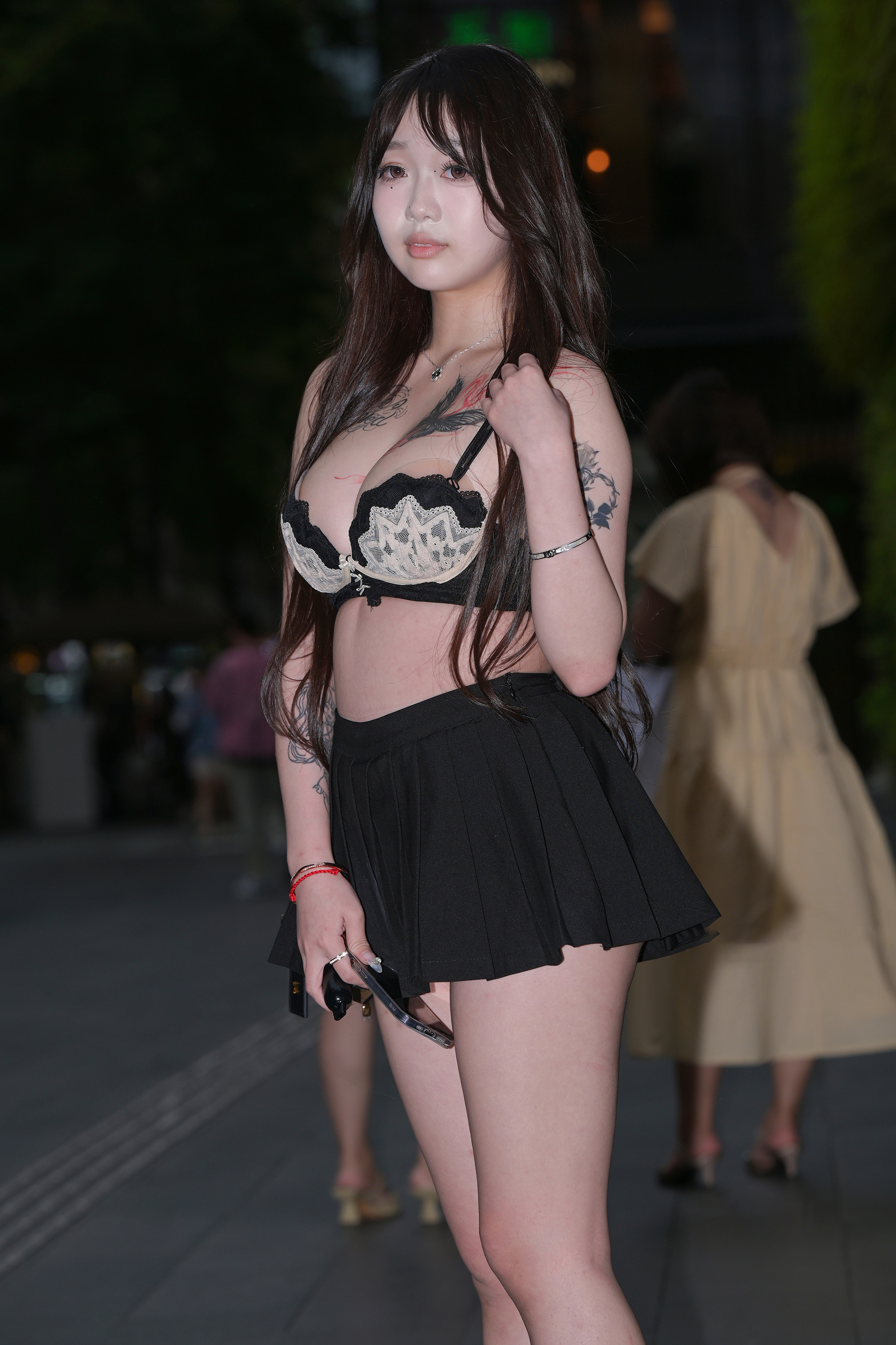  街拍鸭,魔镜街拍,街拍第一站,裙装,小姐姐,街拍,写真套图,IESS异思趣向