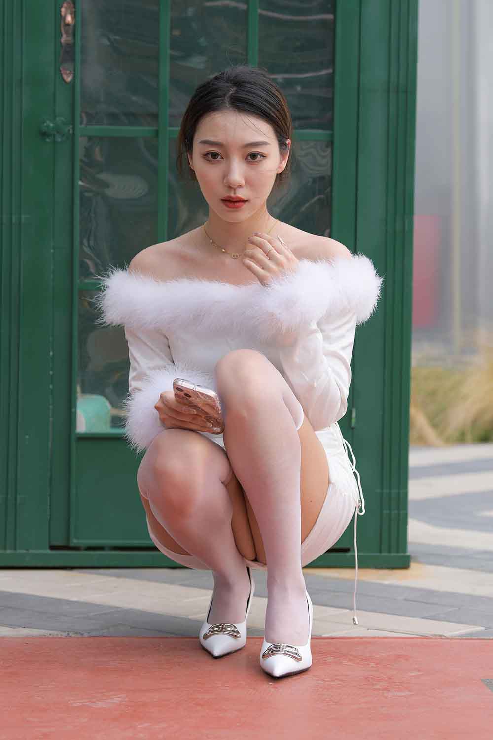 【M1445】白裙美女-绝色天籁