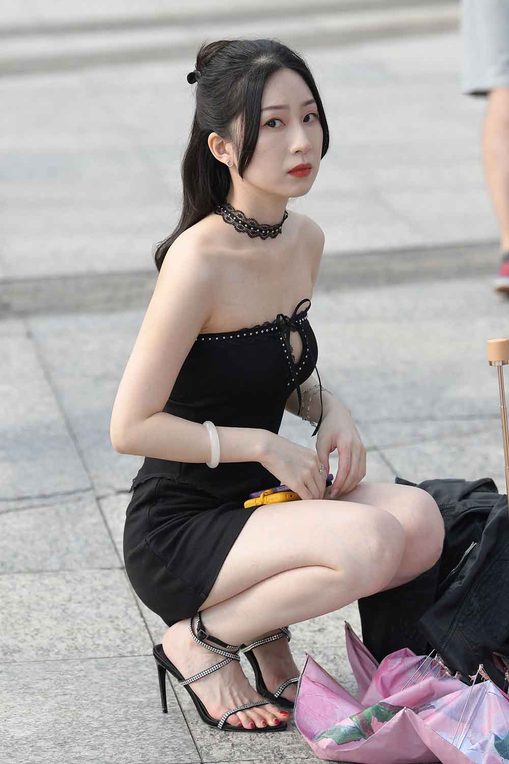 【J5976】白皙美腿性感小姐姐（图+视频）-绝色天籁
