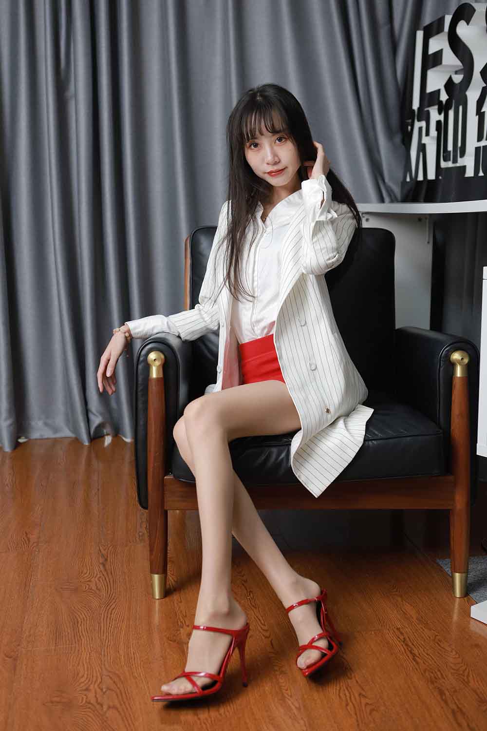 【D0285】白衣红裙玉姐-美图鉴赏论坛-综合板块-爱玩博客