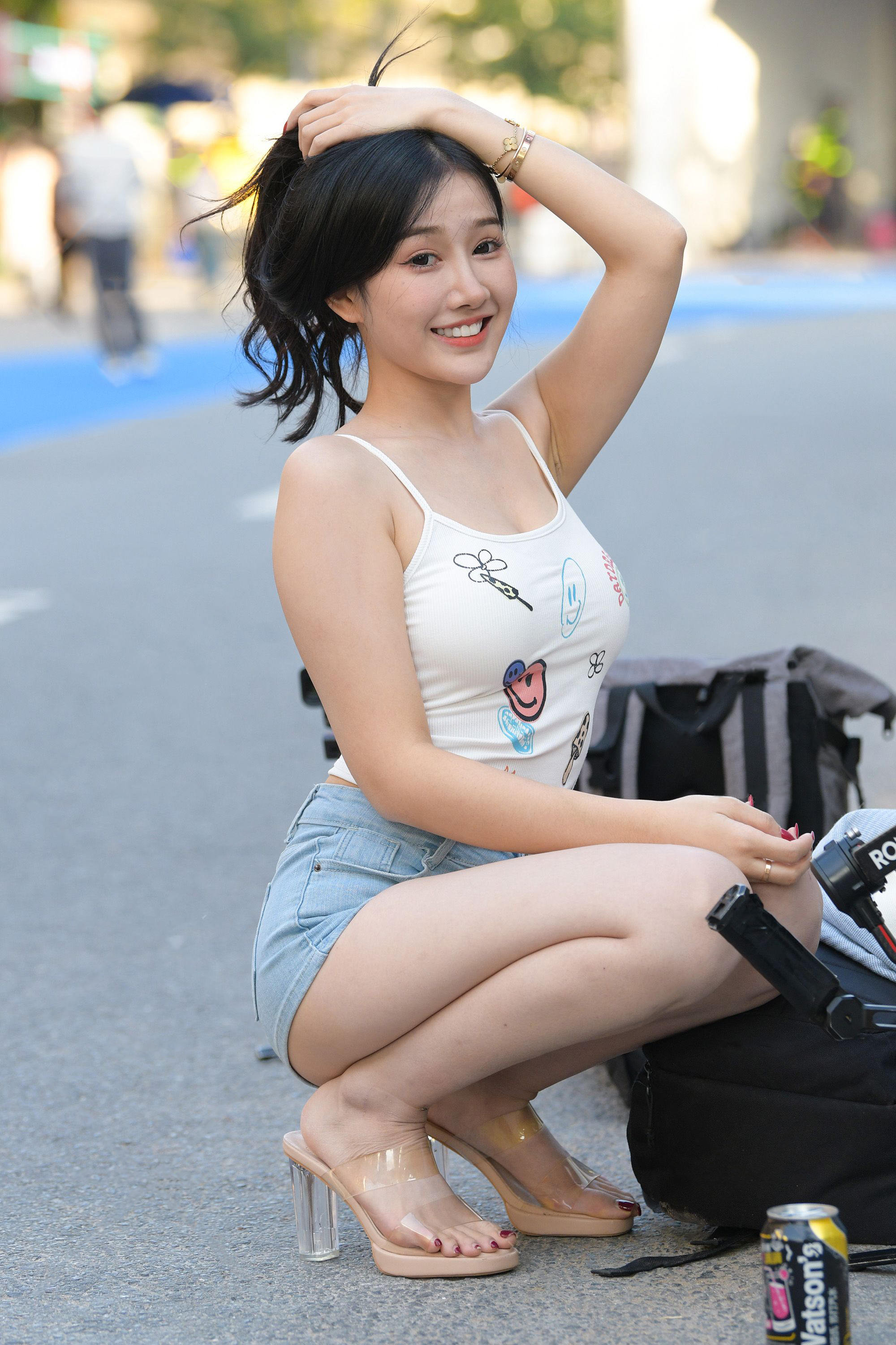  街拍鸭,魔镜街拍,街拍第一站,热裤,人妻,街拍,写真套图,彩芸_Nebula