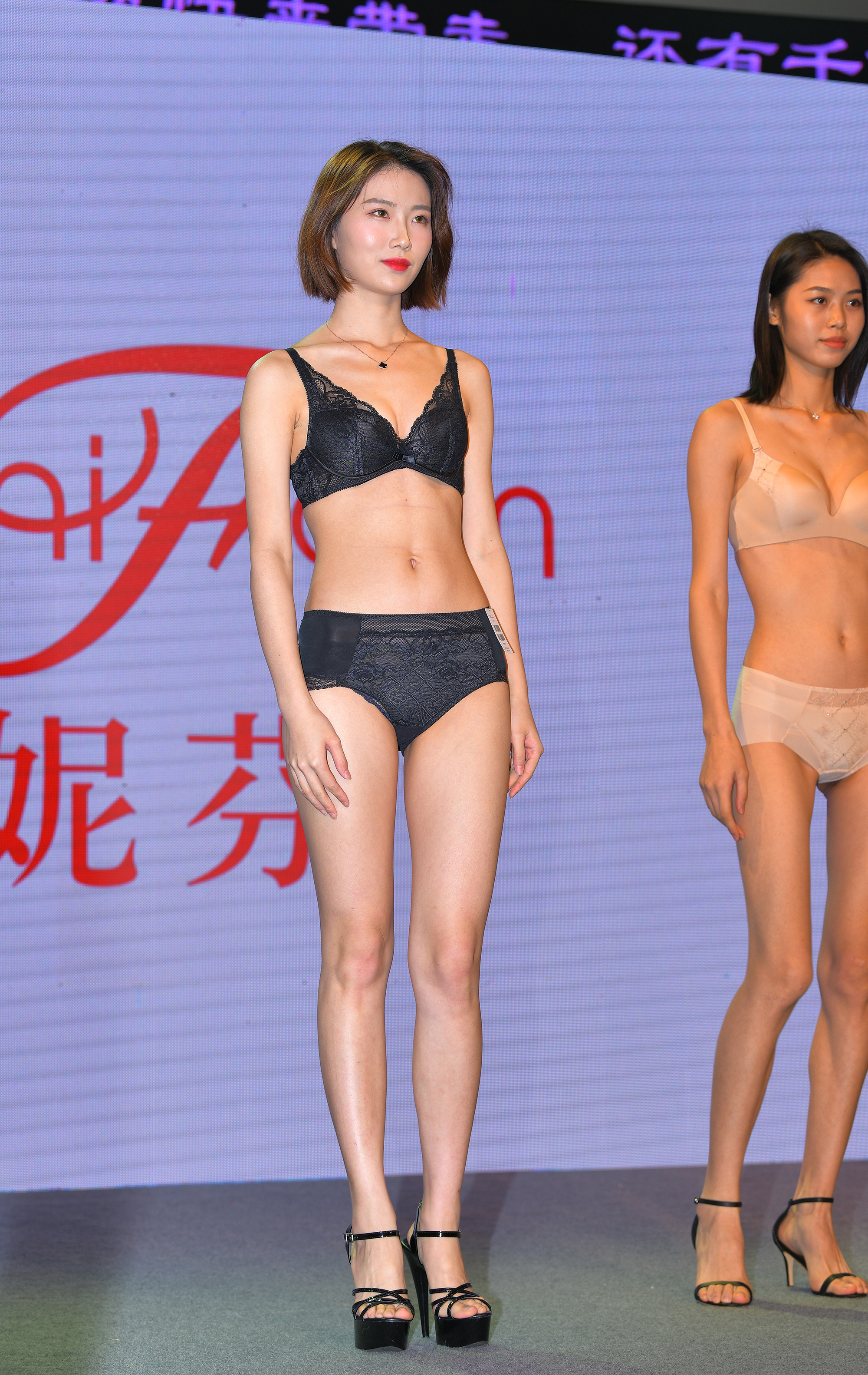 【J7074】一模多套，性感内衣秀SHOW