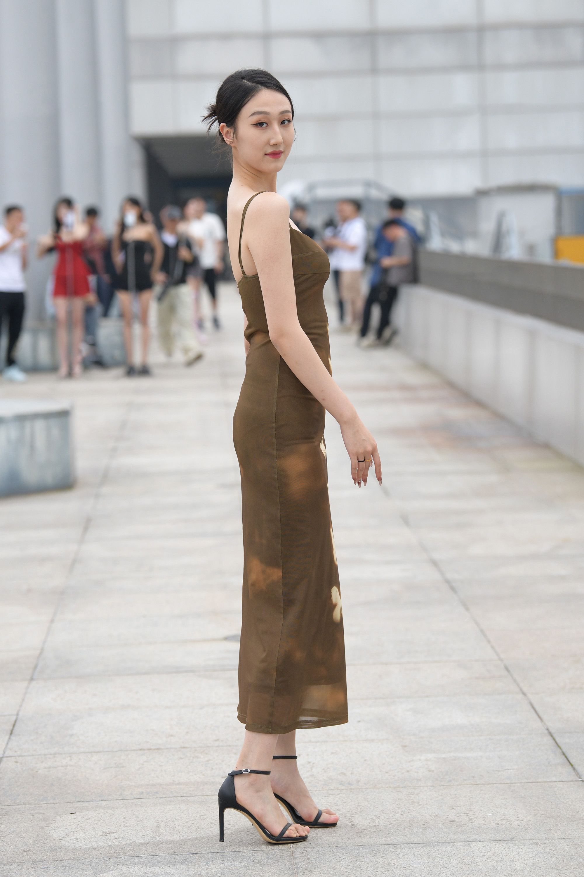  街拍鸭,魔镜街拍,街拍第一站,裙装,少妇,街拍,写真套图,大名模网