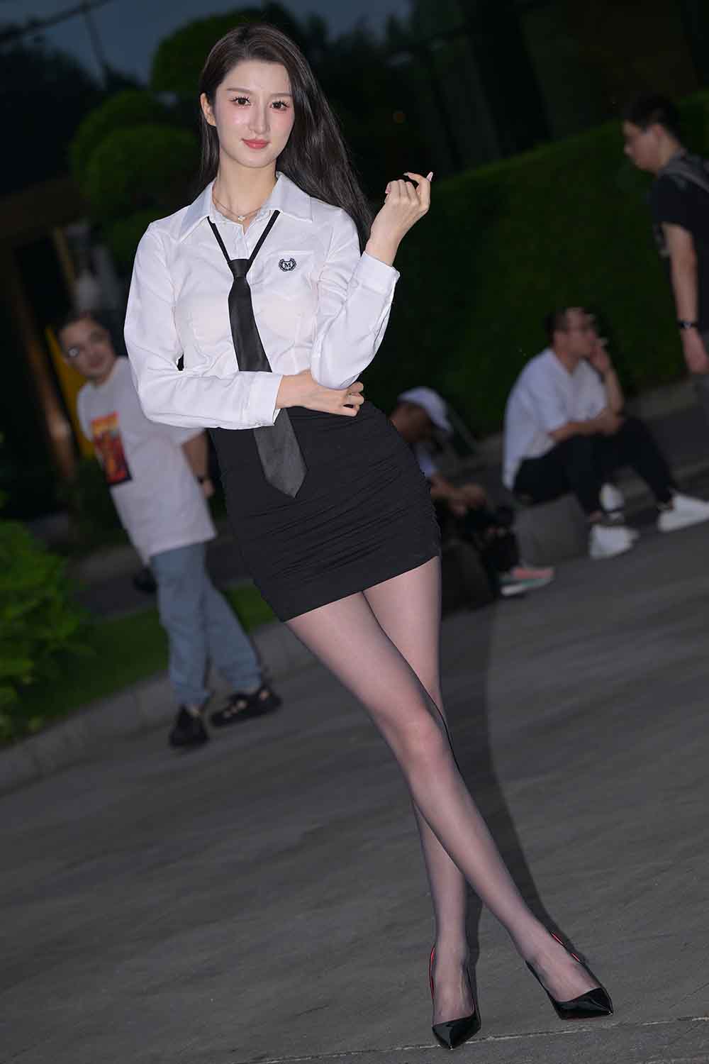【J6143】美腿黑丝谁不爱（图+视频）-绝色天籁