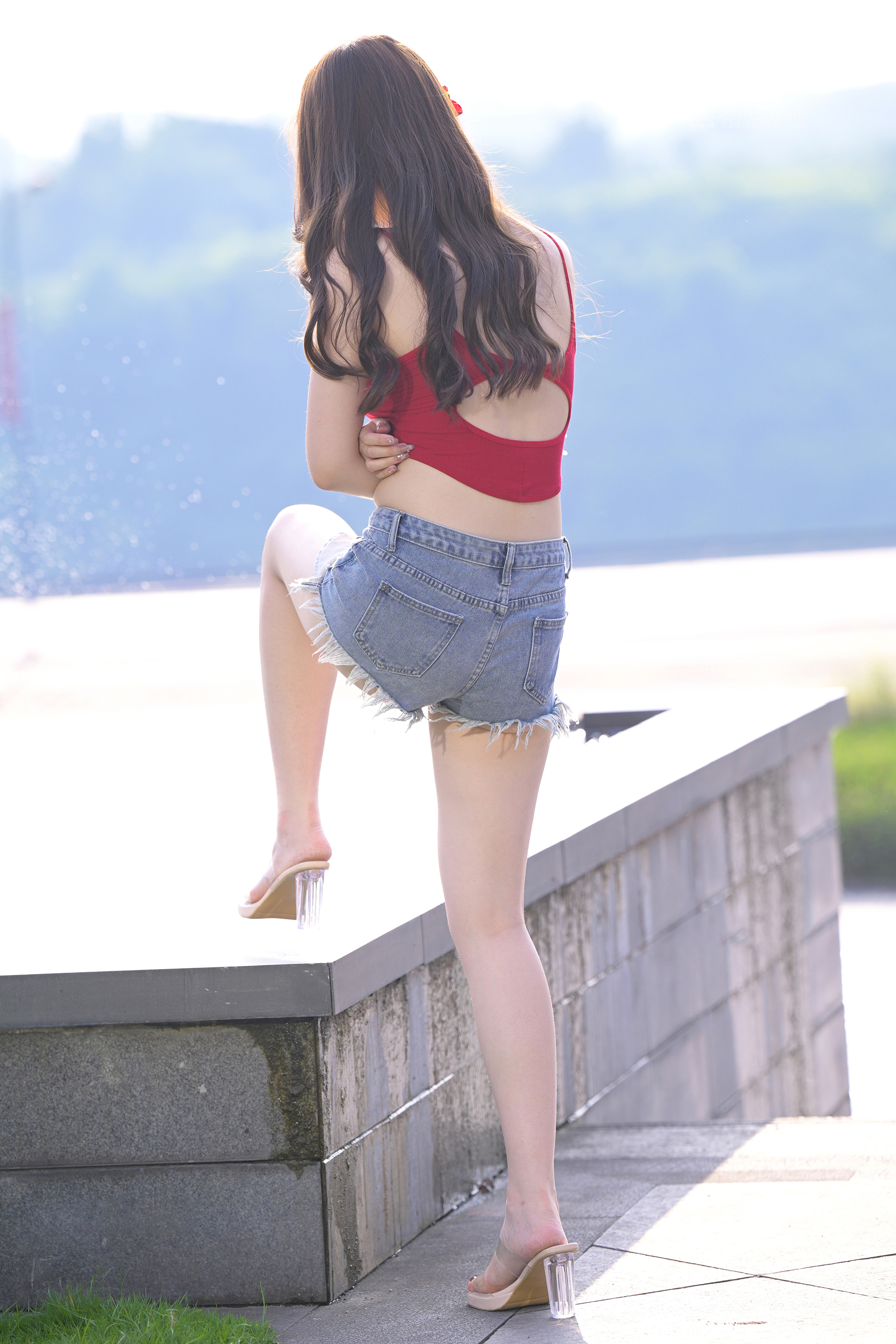  街拍鸭,魔镜街拍,街拍第一站,热裤,熟女,街拍,写真套图,赤足者