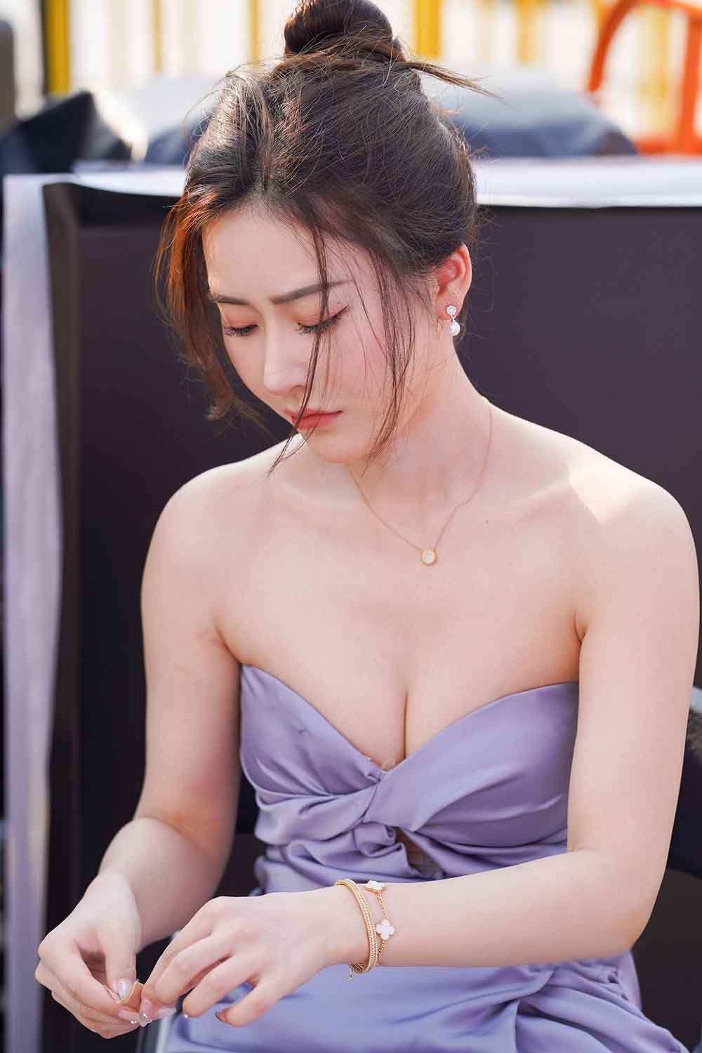 【J6243】抹胸美女（图+视频）-绝色天籁