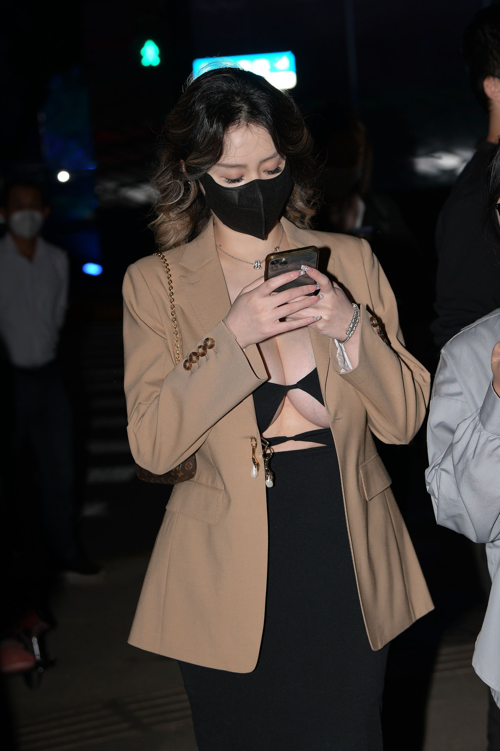  街拍鸭,魔镜街拍,街拍第一站,裙装,熟女,街拍,写真套图,LISS丽丝映像