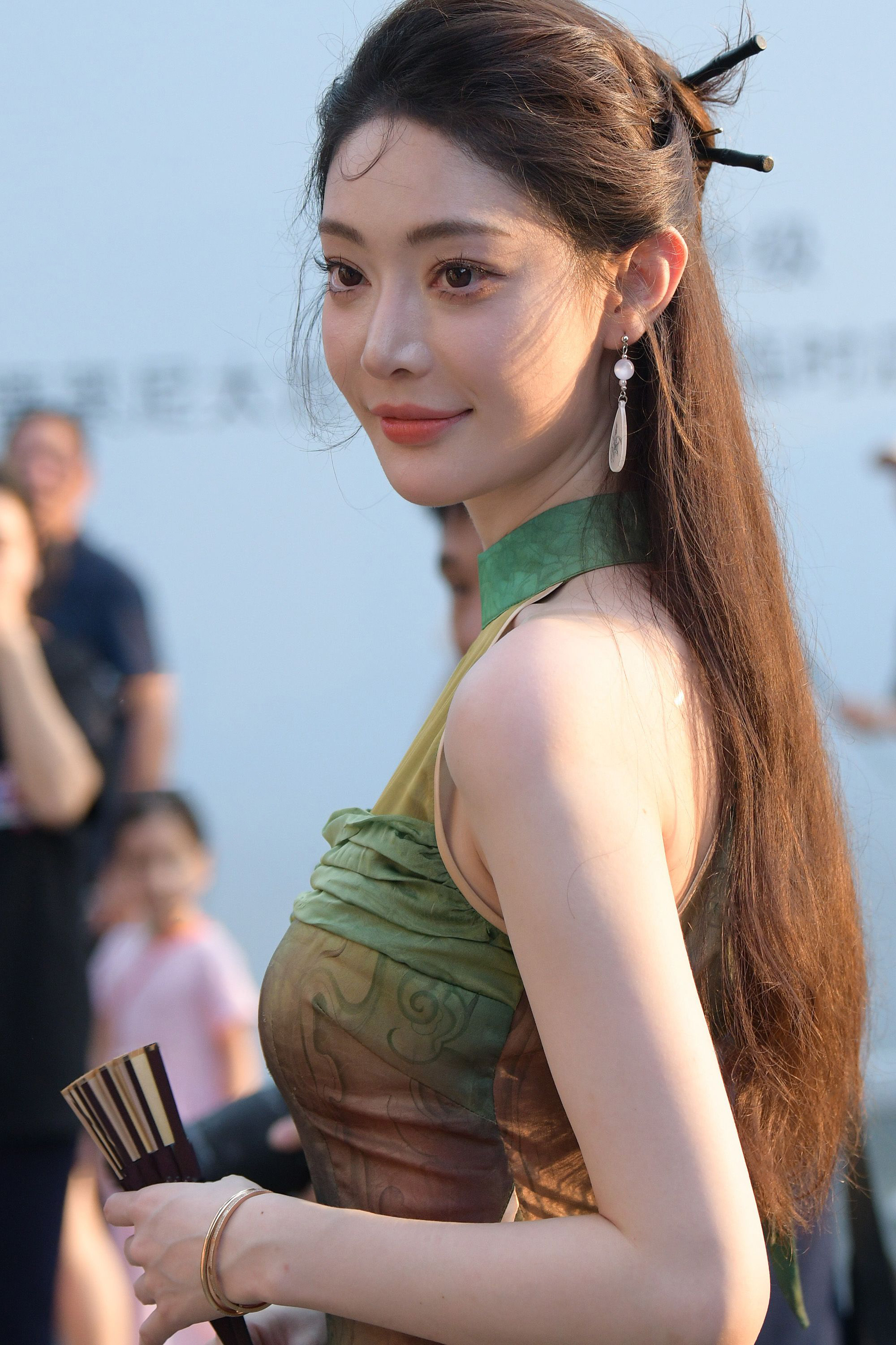  街拍鸭,魔镜街拍,街拍第一站,裙装,熟女,街拍,写真套图,南国足艺