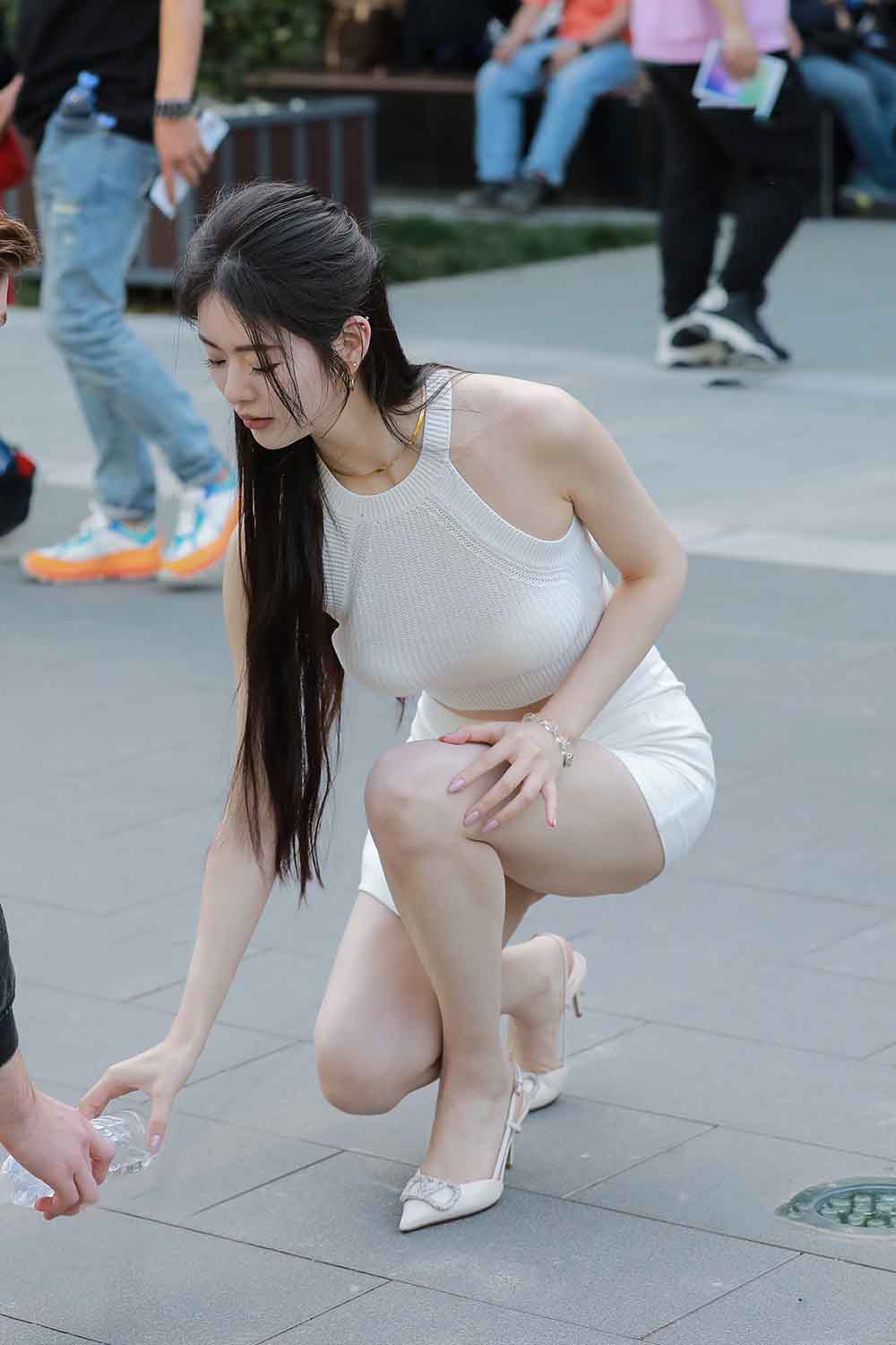 【J6321】包臀裙长腿美女（图+视频）-绝色天籁