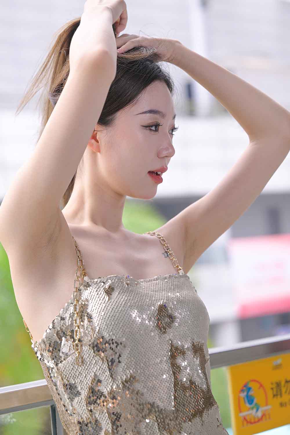 【J6330】白嫩短裙礼仪美女（图+视频）-绝色天籁