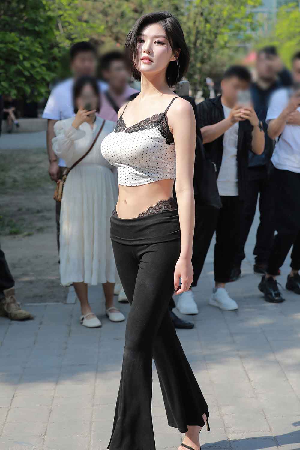 【J6319】紧身裤性感美女（图+视频）-绝色天籁