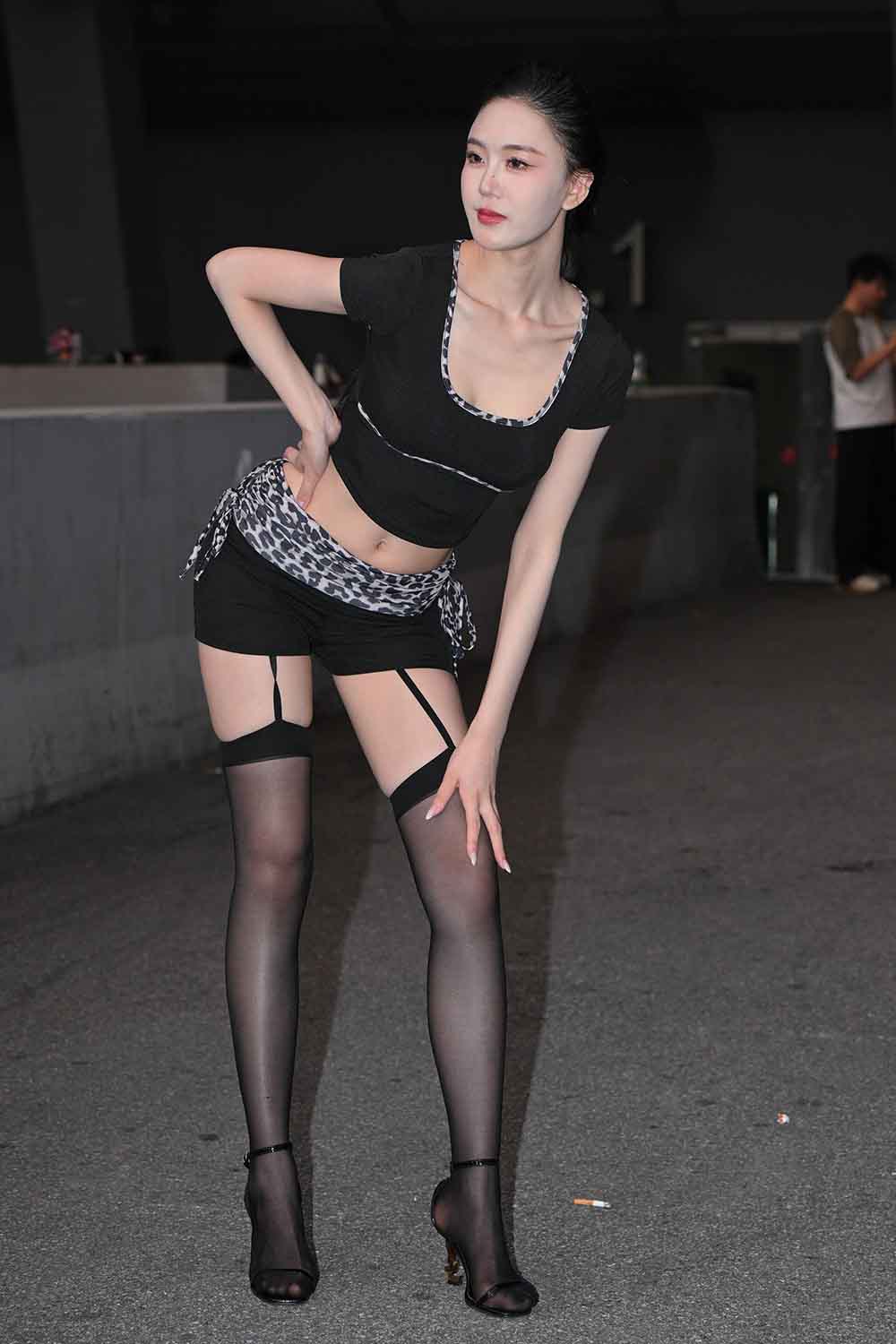 【J6563】性感吊带黑丝美女-绝色天籁