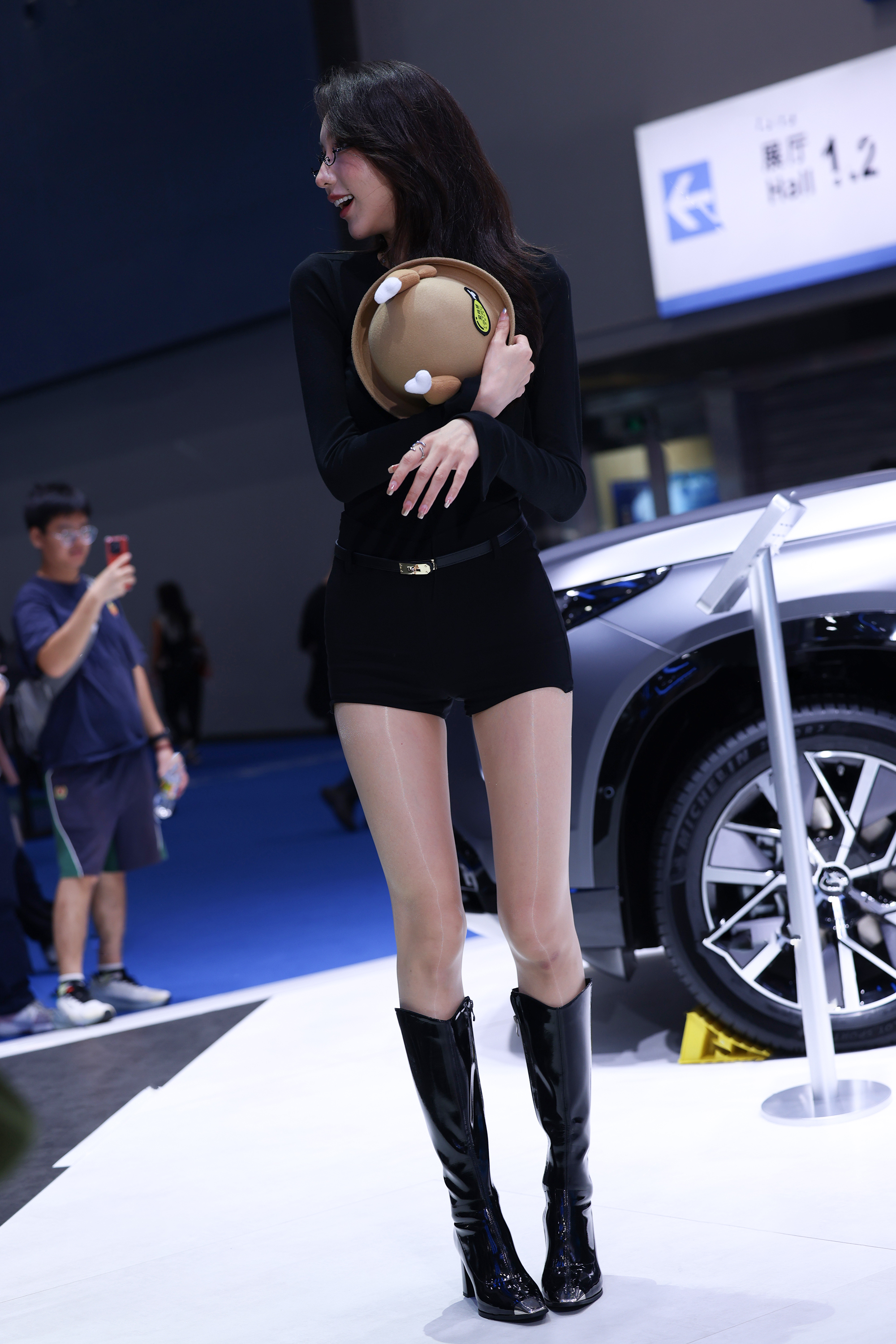  街拍鸭,魔镜街拍,街拍第一站,丝袜,展会,少妇,街拍,写真套图,九九八XY