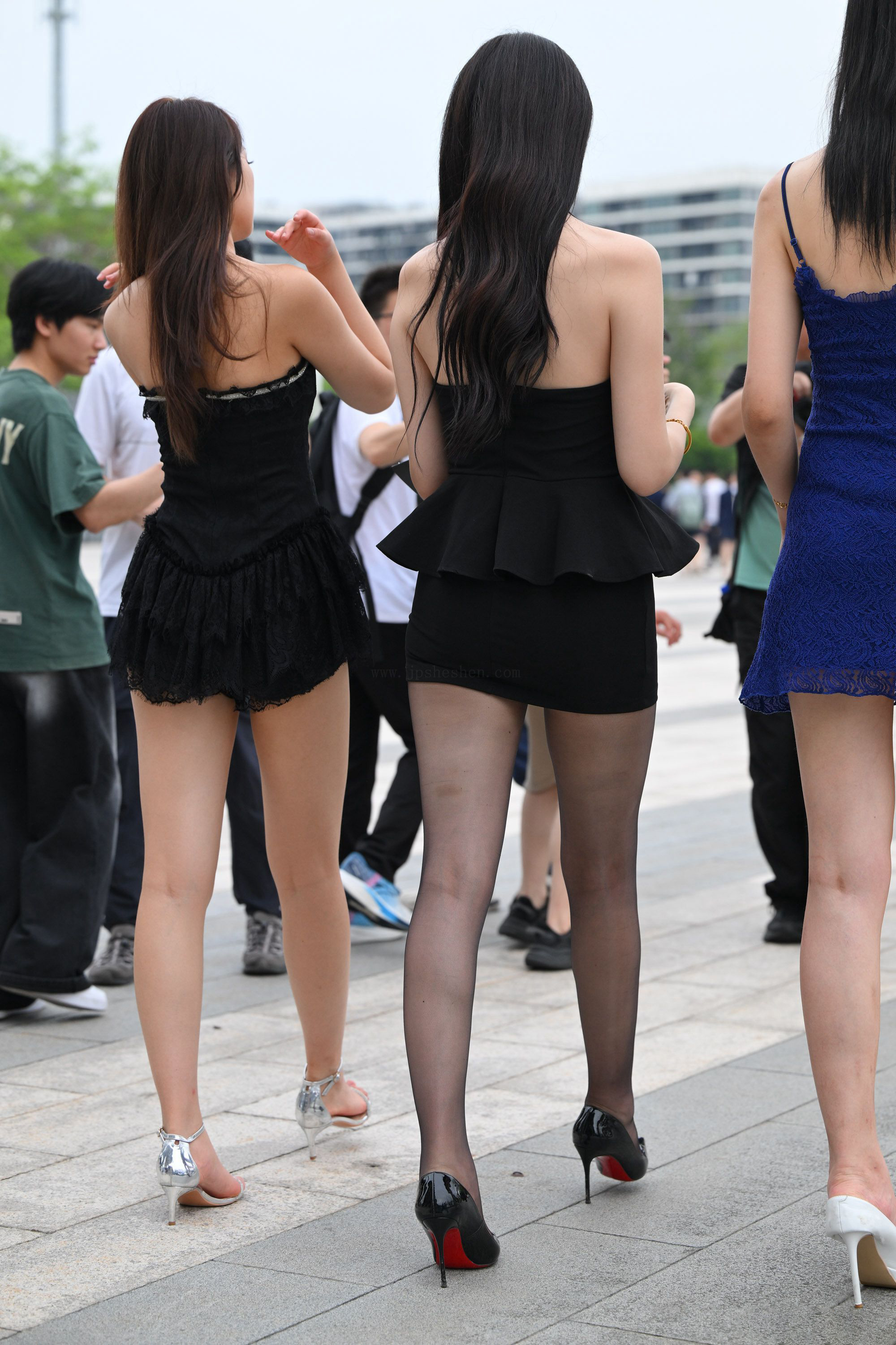  街拍鸭,魔镜街拍,街拍第一站,丝袜,裙装,美女,街拍,写真套图,丝月神