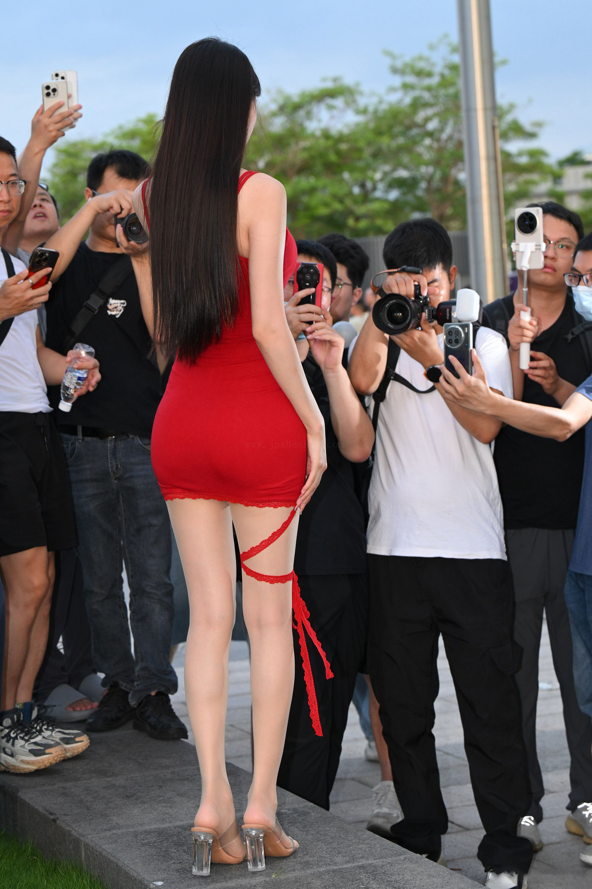 街拍鸭,魔镜街拍,街拍第一站,写真套图,街拍美女,街拍图片,街拍视频,街拍VIP,免费街拍