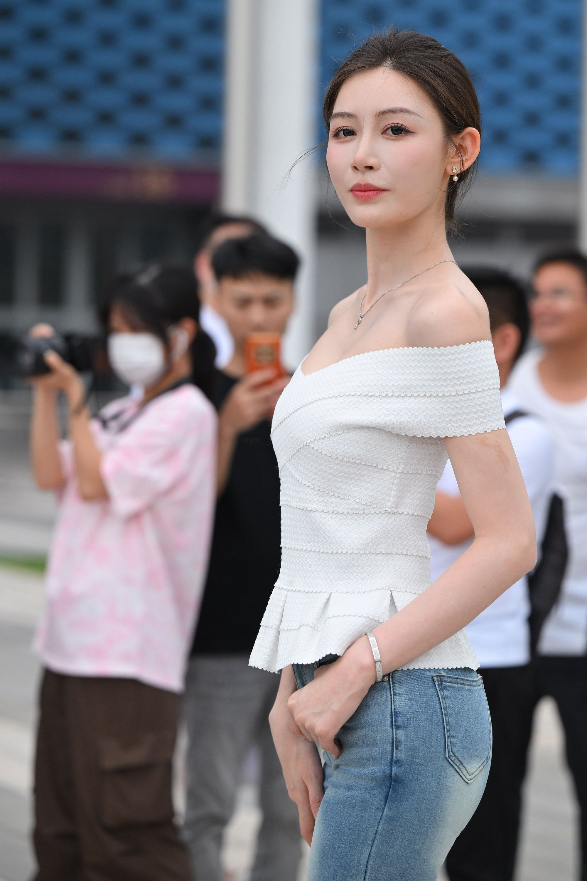 街拍鸭,魔镜街拍,街拍第一站,,少妇,街拍,写真套图,户外街拍系列