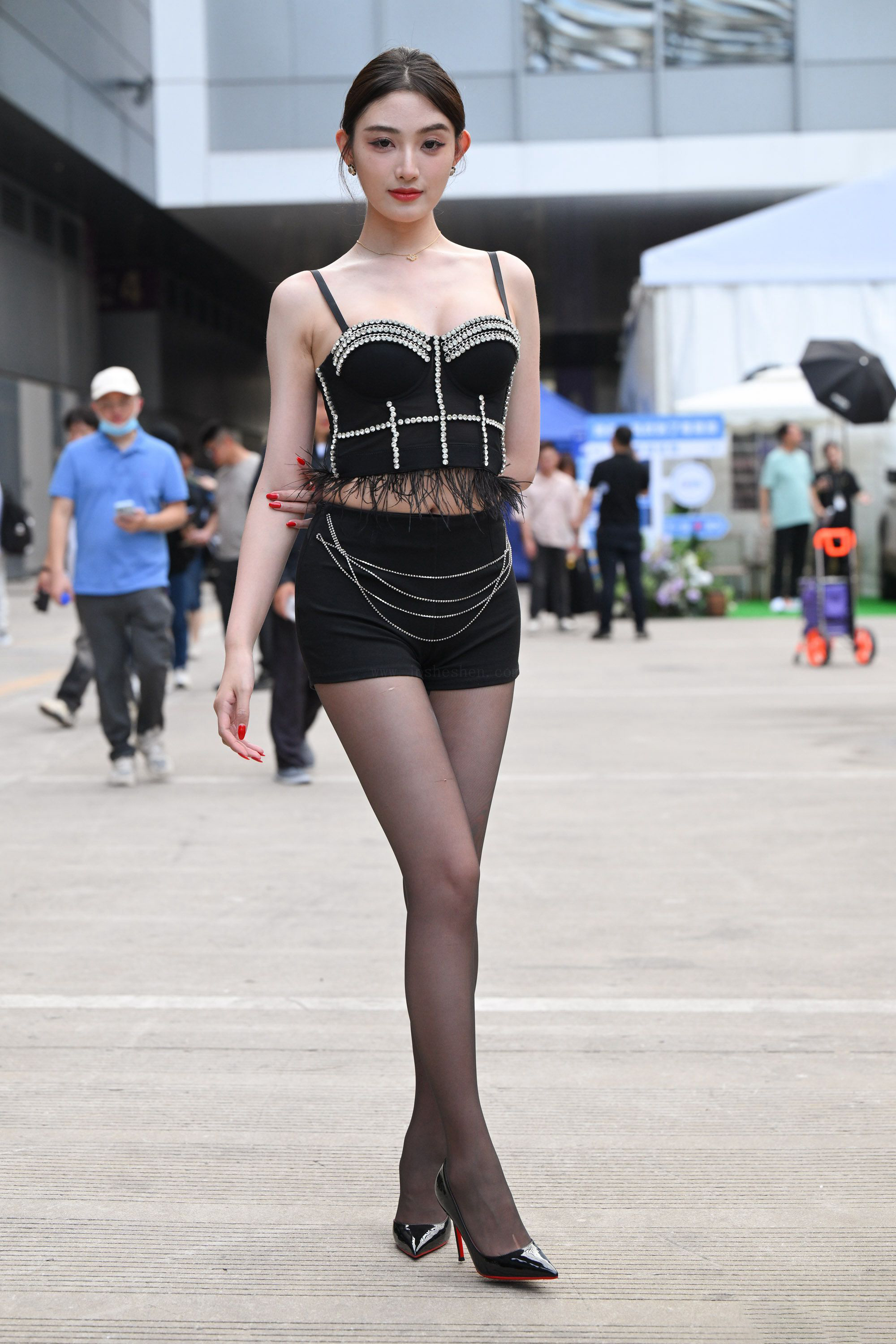  街拍鸭,魔镜街拍,街拍第一站,丝袜,热裤,美女,街拍,写真套图,MFStar模范学院