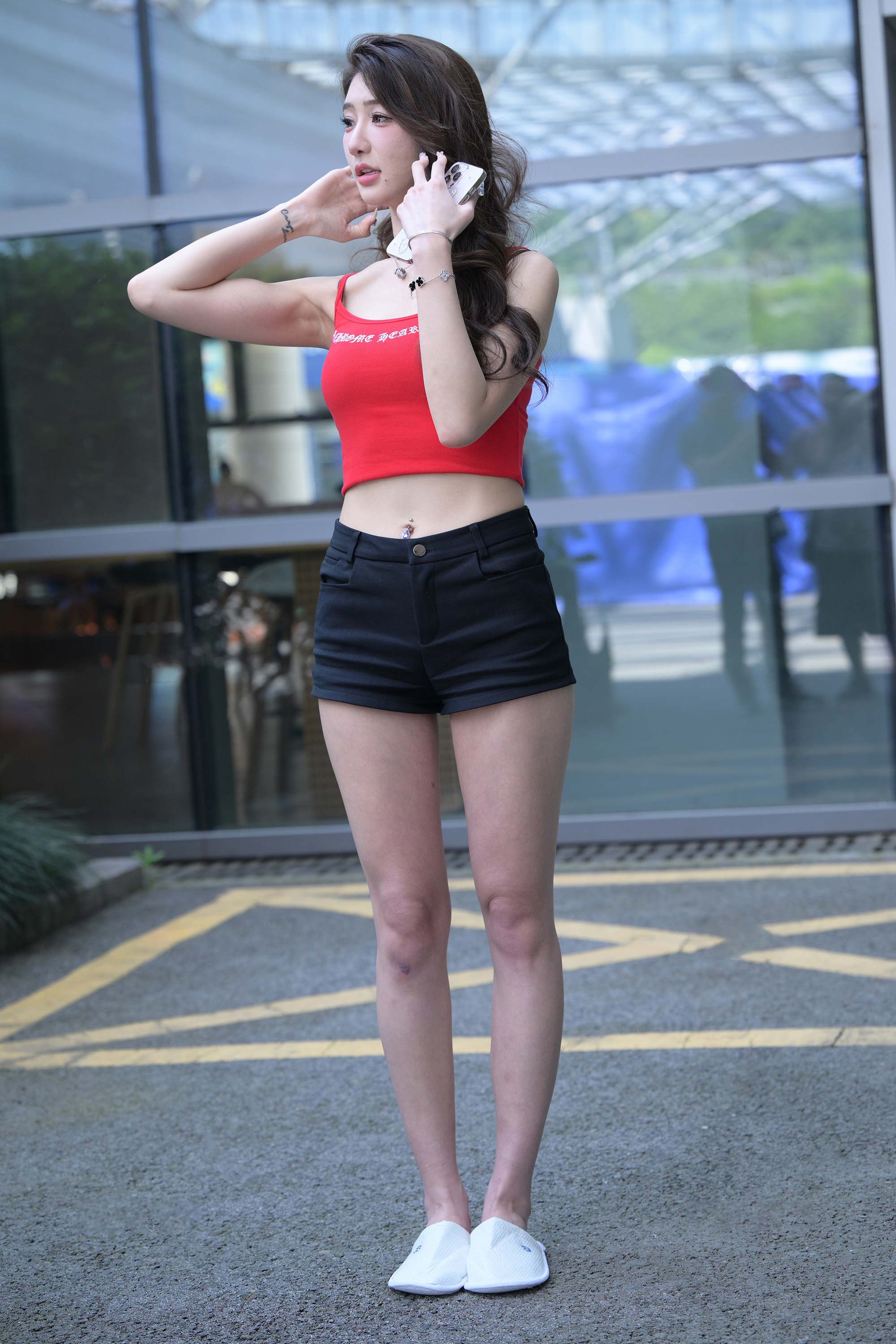  街拍鸭,魔镜街拍,街拍第一站,热裤,展会,熟女,街拍,写真套图,阿包也是兔娘
